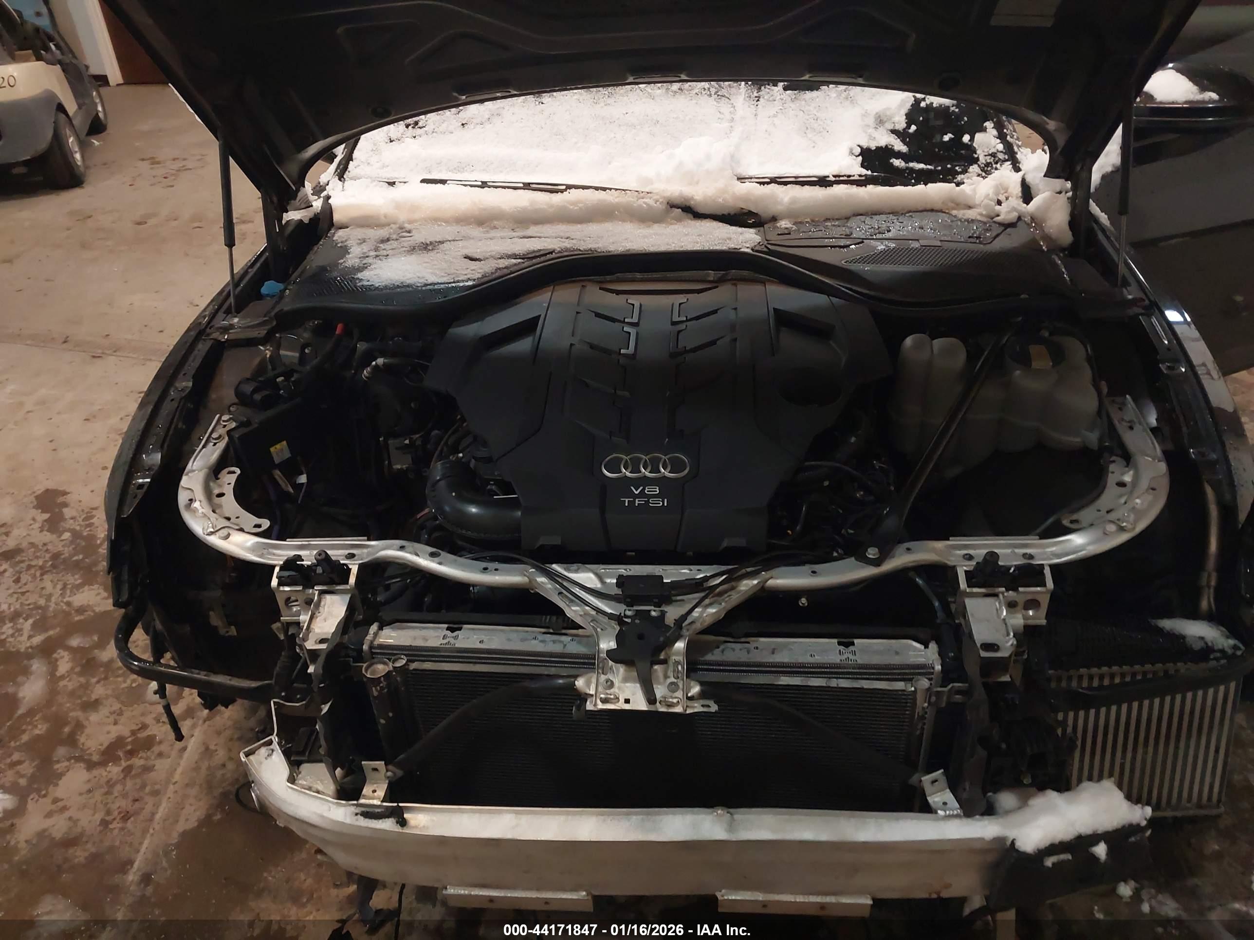 AUDI A8 image 10