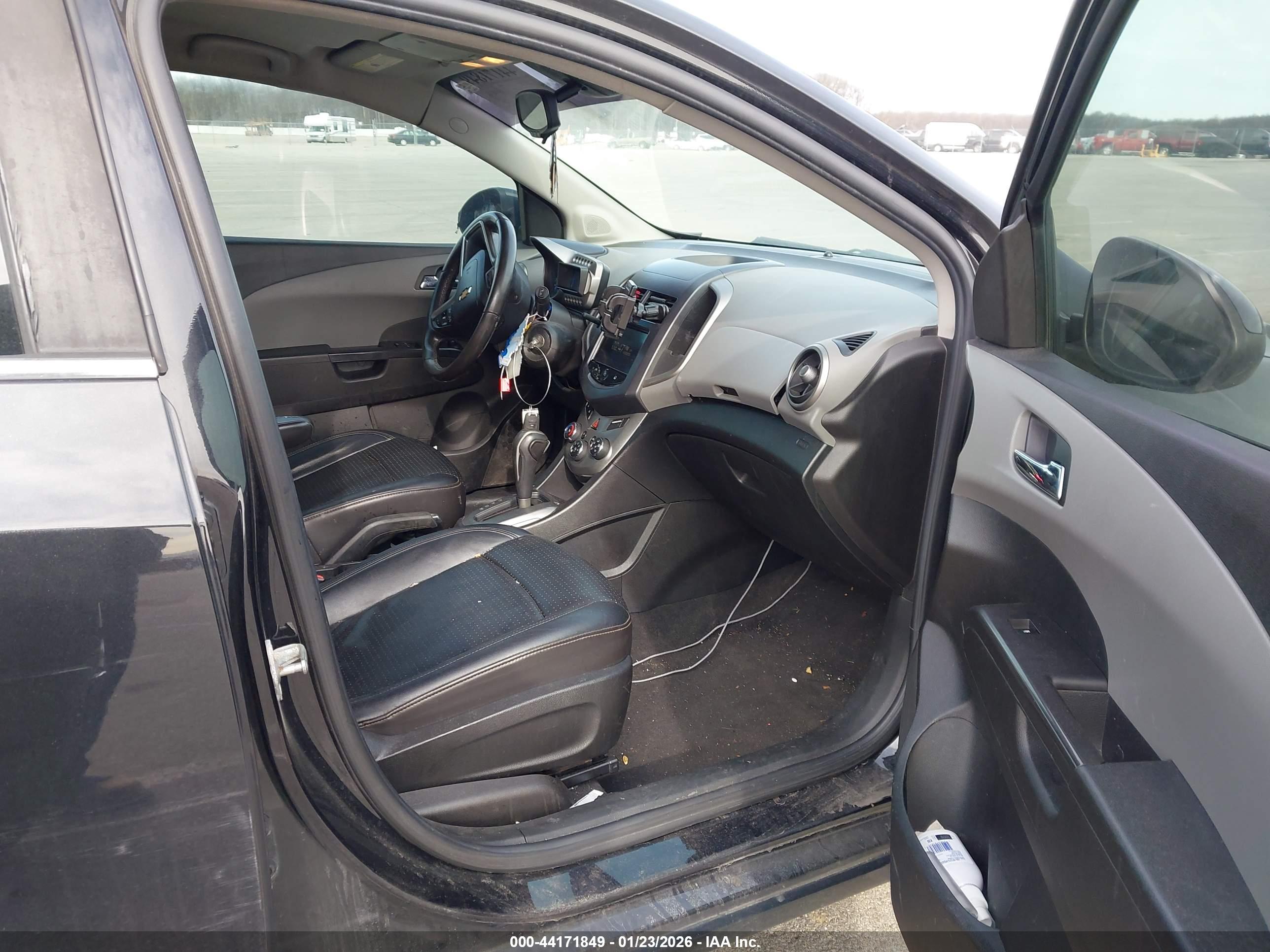 CHEVROLET SONIC image 5