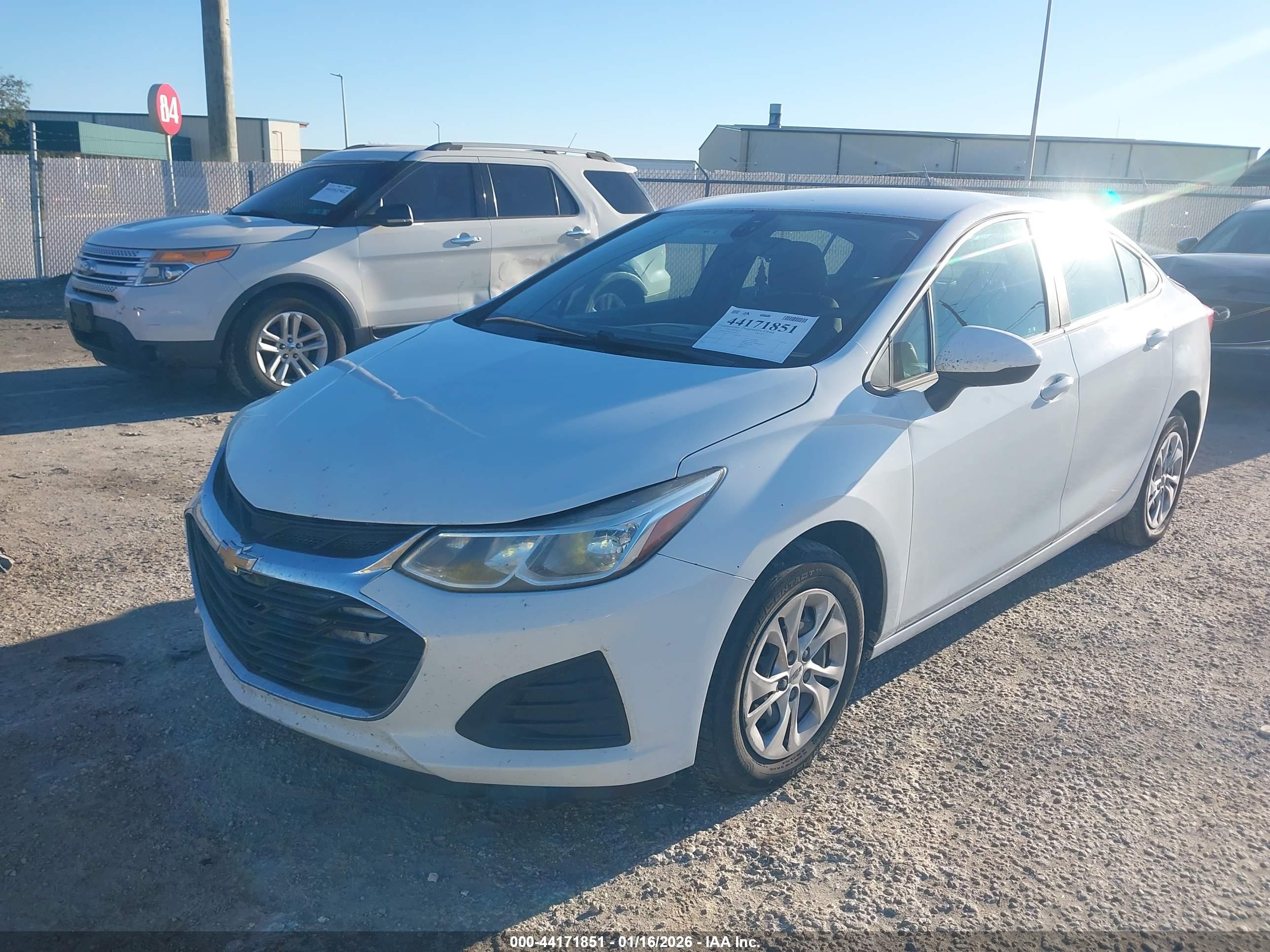 CHEVROLET CRUZE image 2