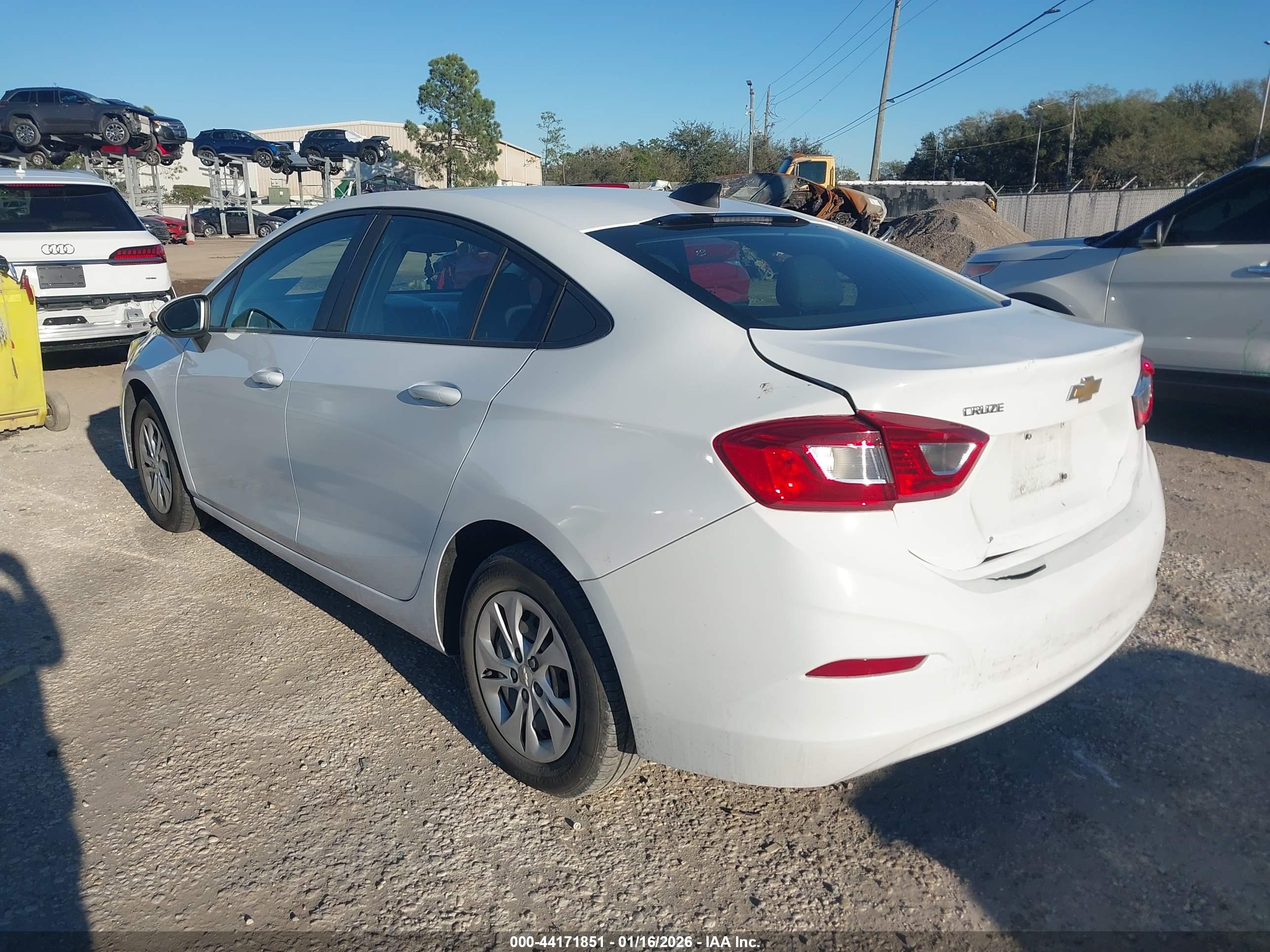 CHEVROLET CRUZE image 3