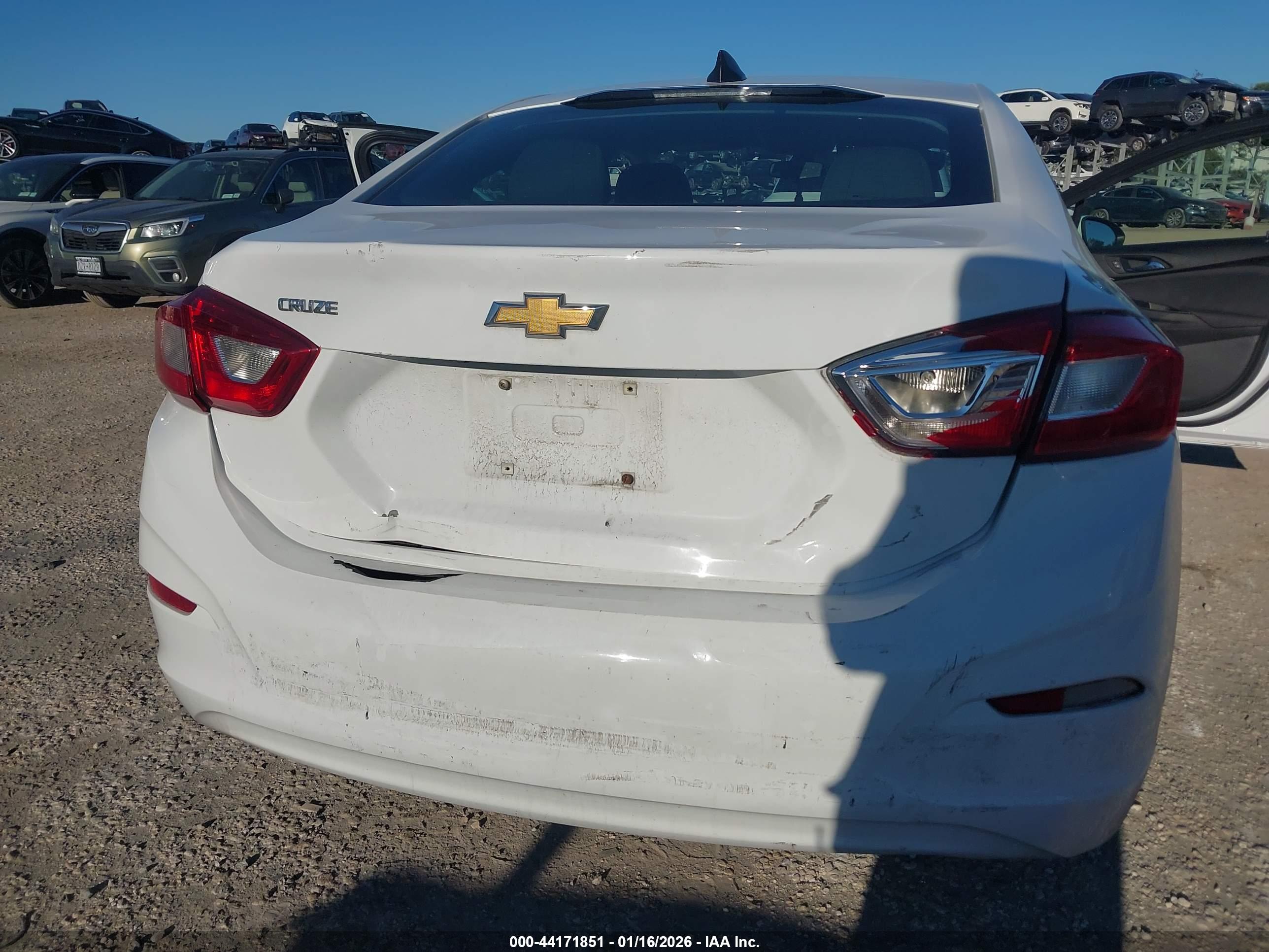 CHEVROLET CRUZE image 6