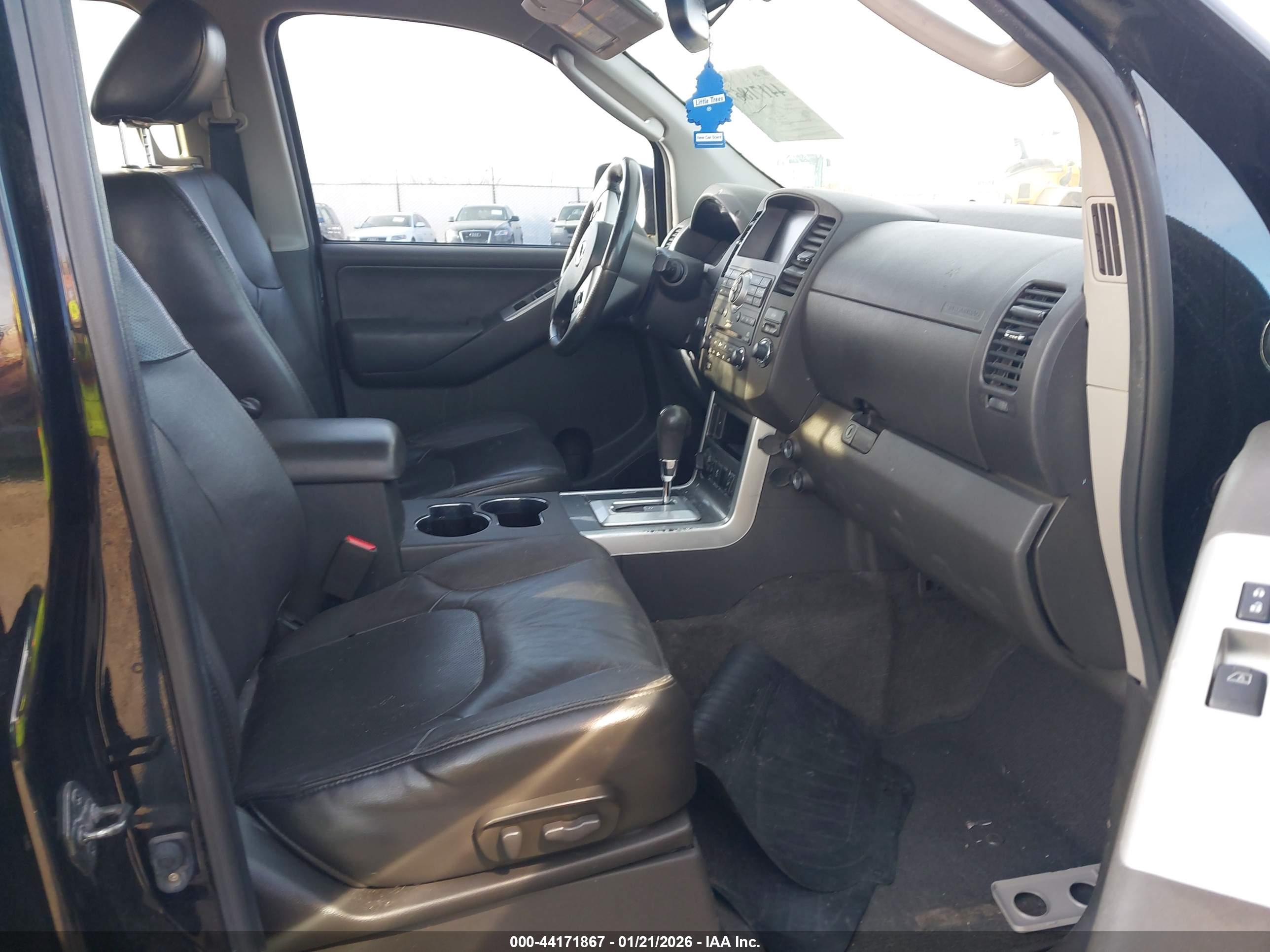 NISSAN PATHFINDER image 5