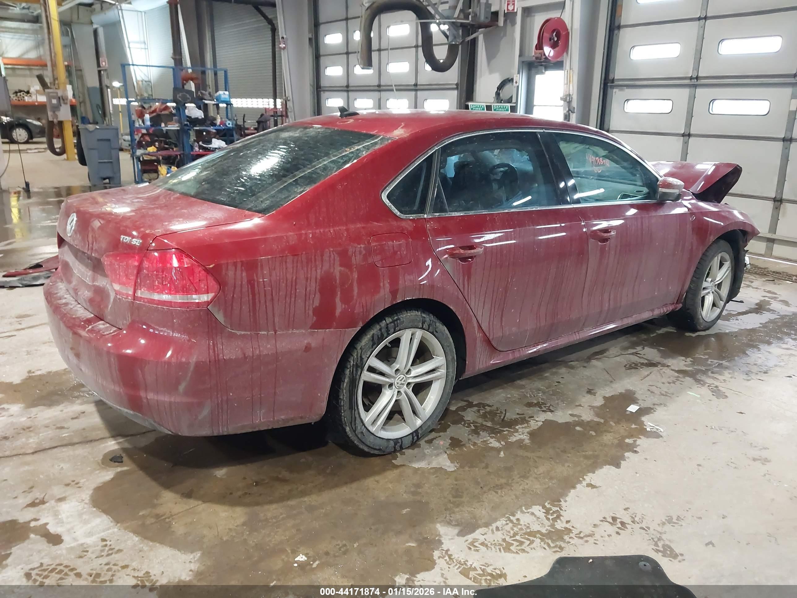VOLKSWAGEN PASSAT image 4