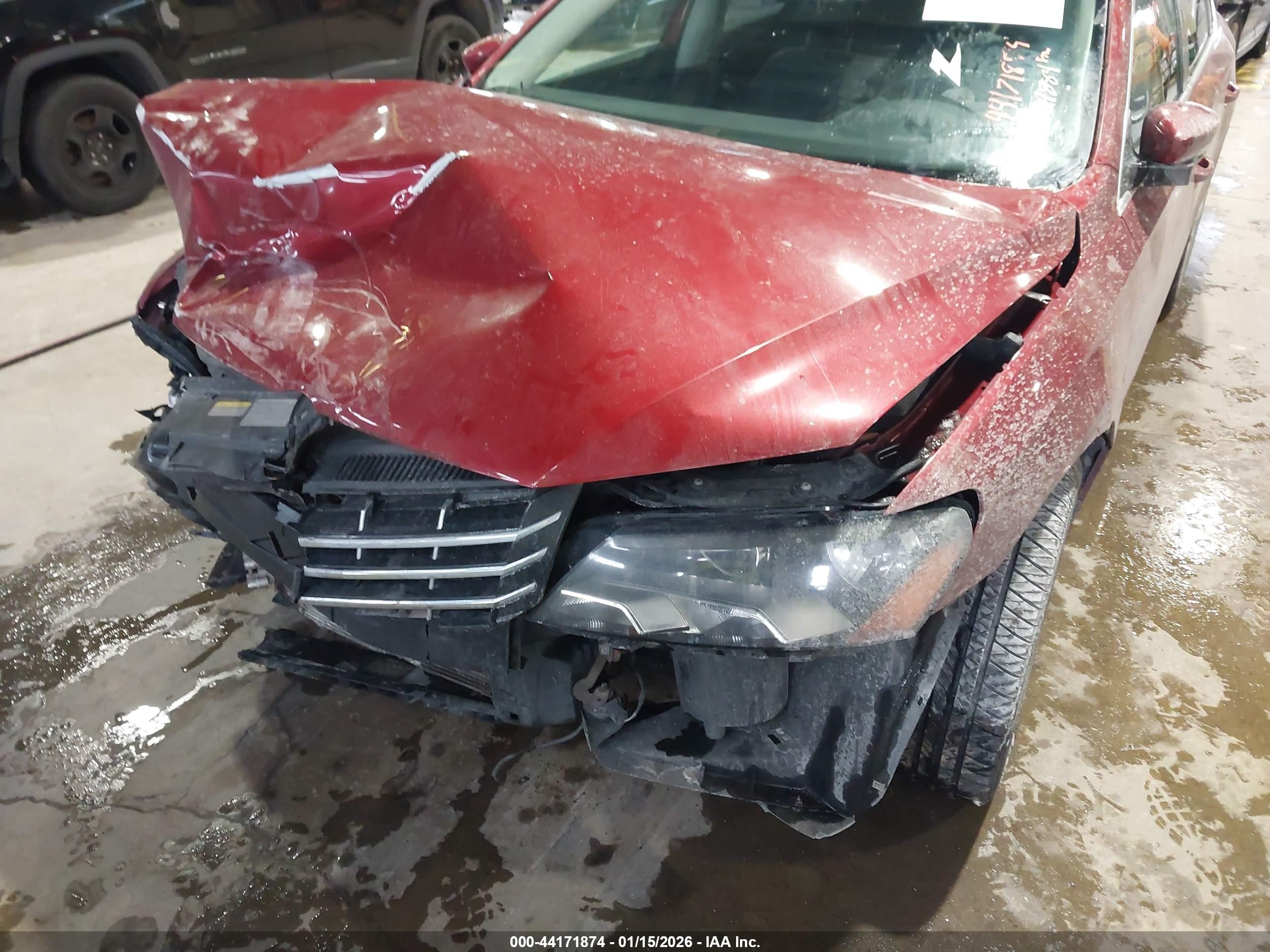 VOLKSWAGEN PASSAT image 6
