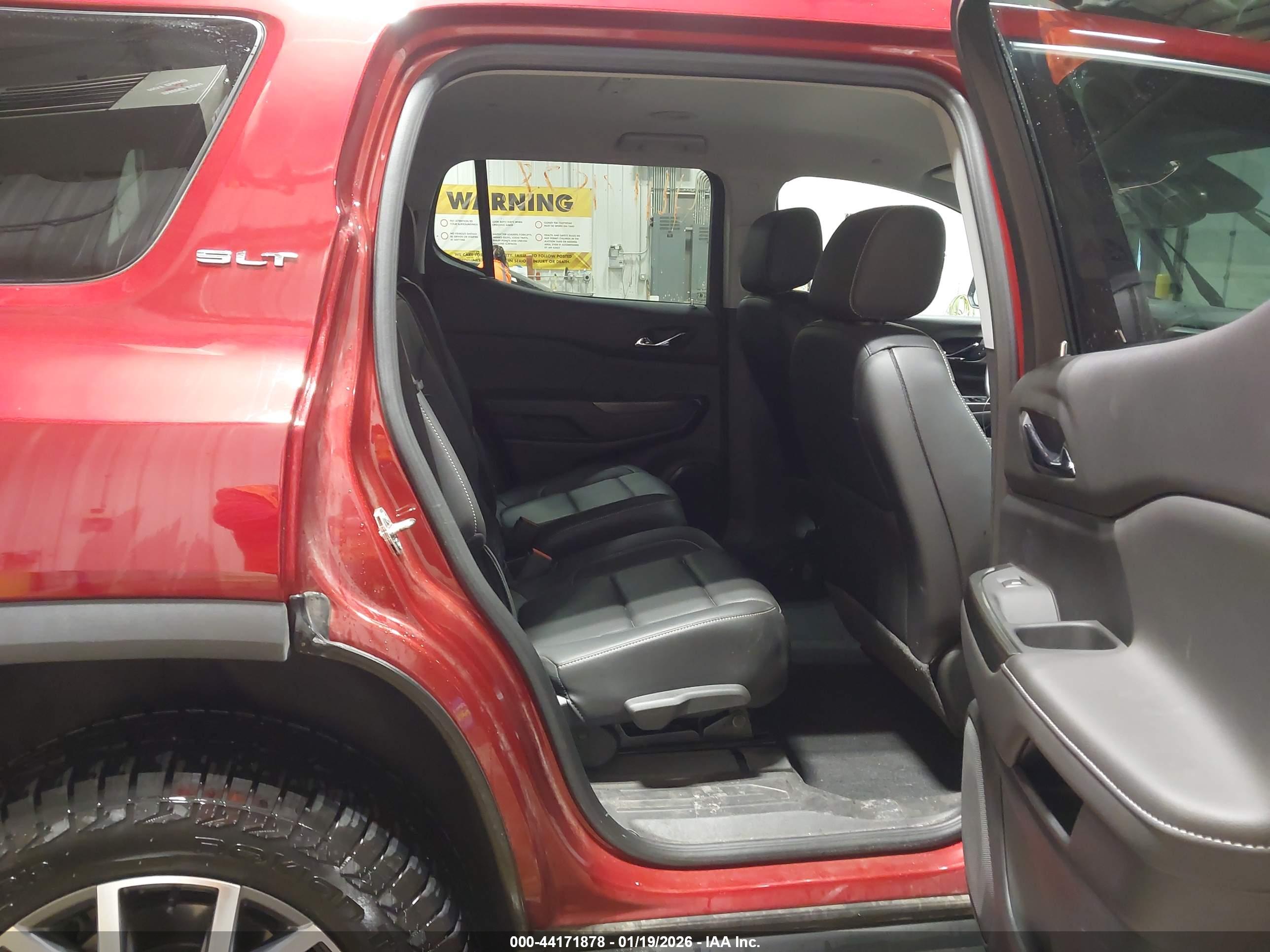 GMC ACADIA image 8