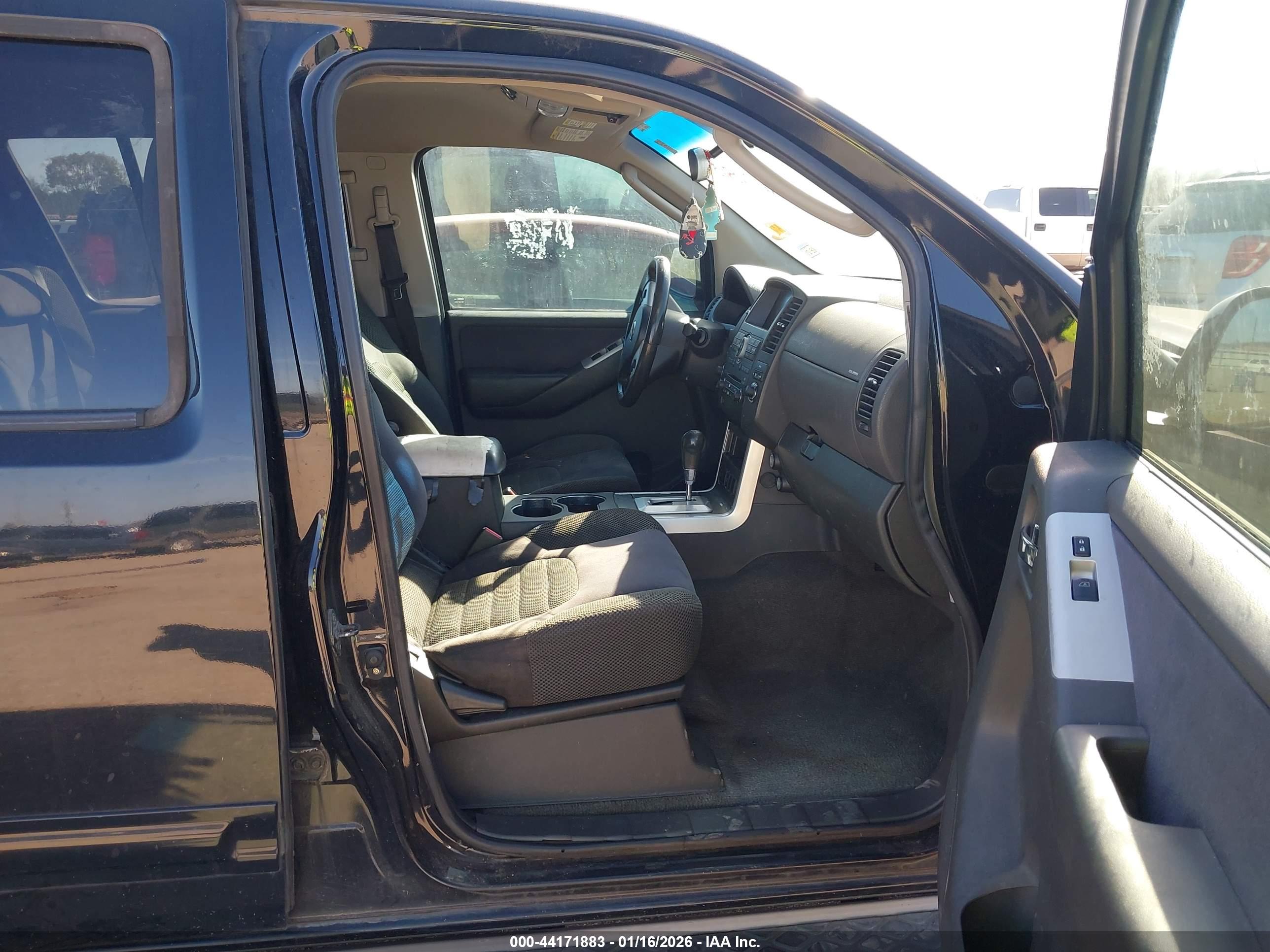 NISSAN PATHFINDER image 5