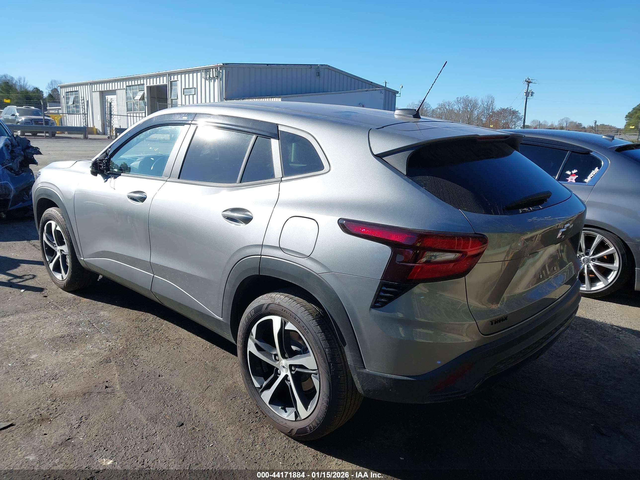CHEVROLET TRAX image 3
