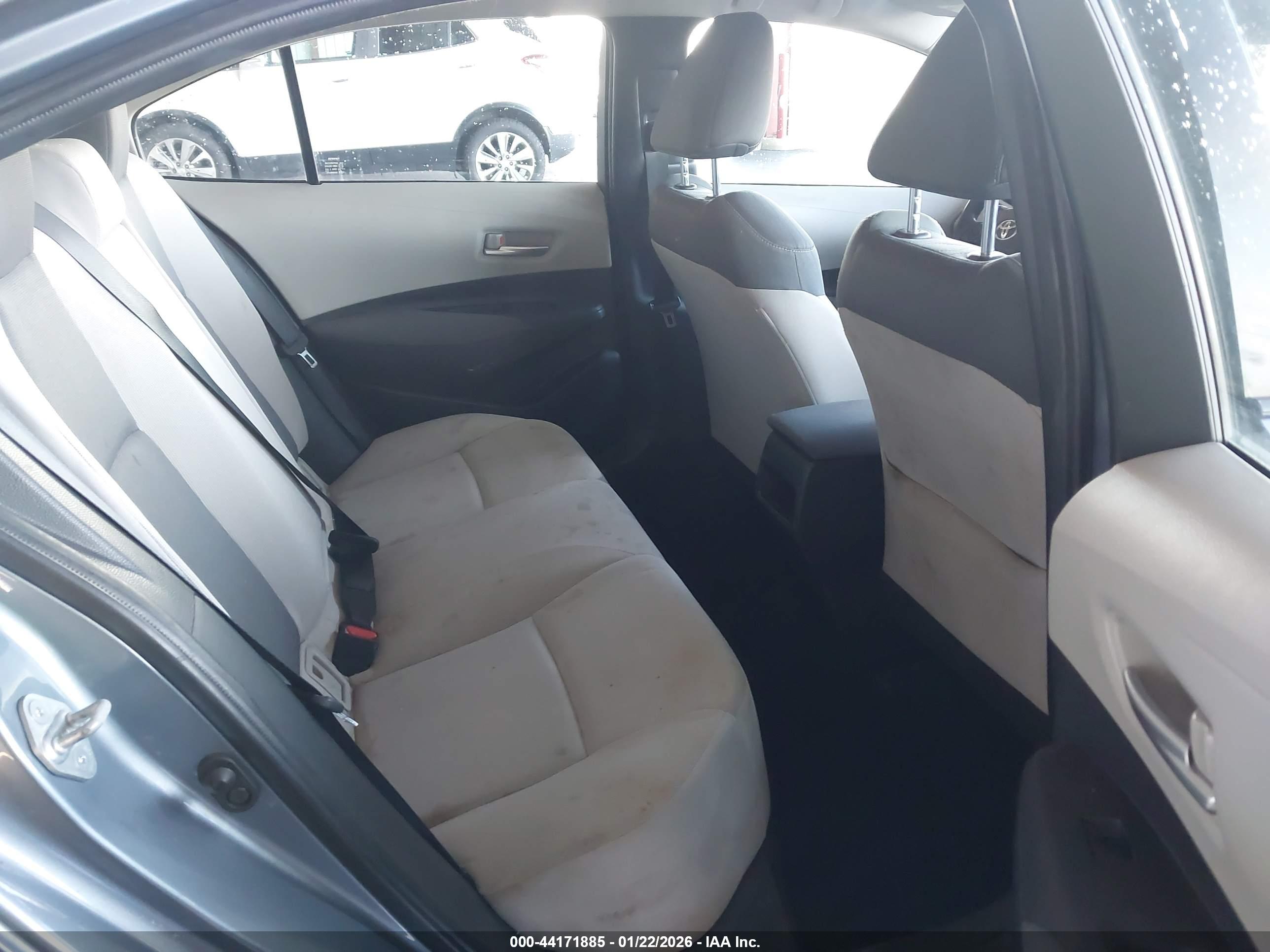 TOYOTA COROLLA image 8