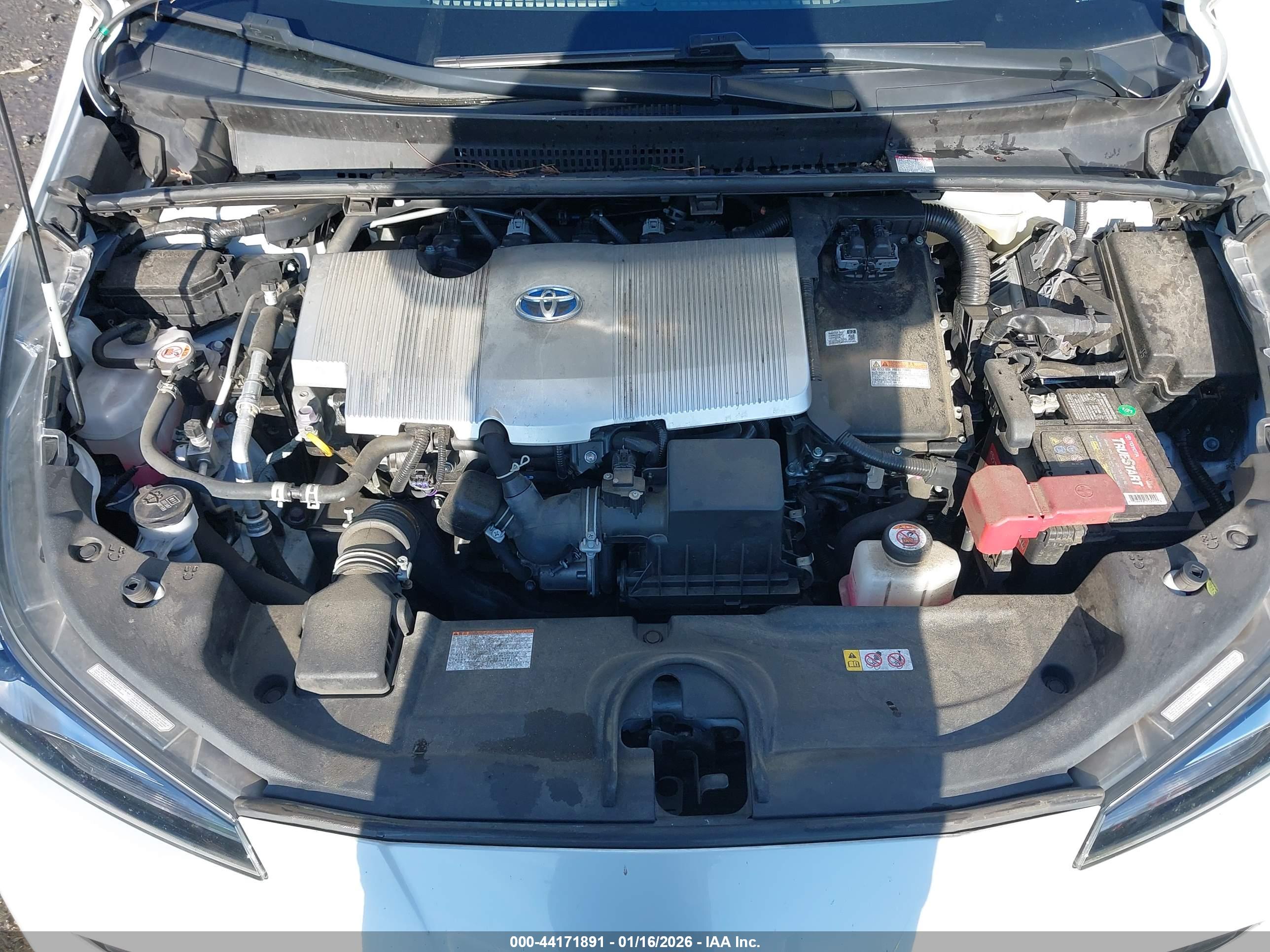 TOYOTA PRIUS image 10