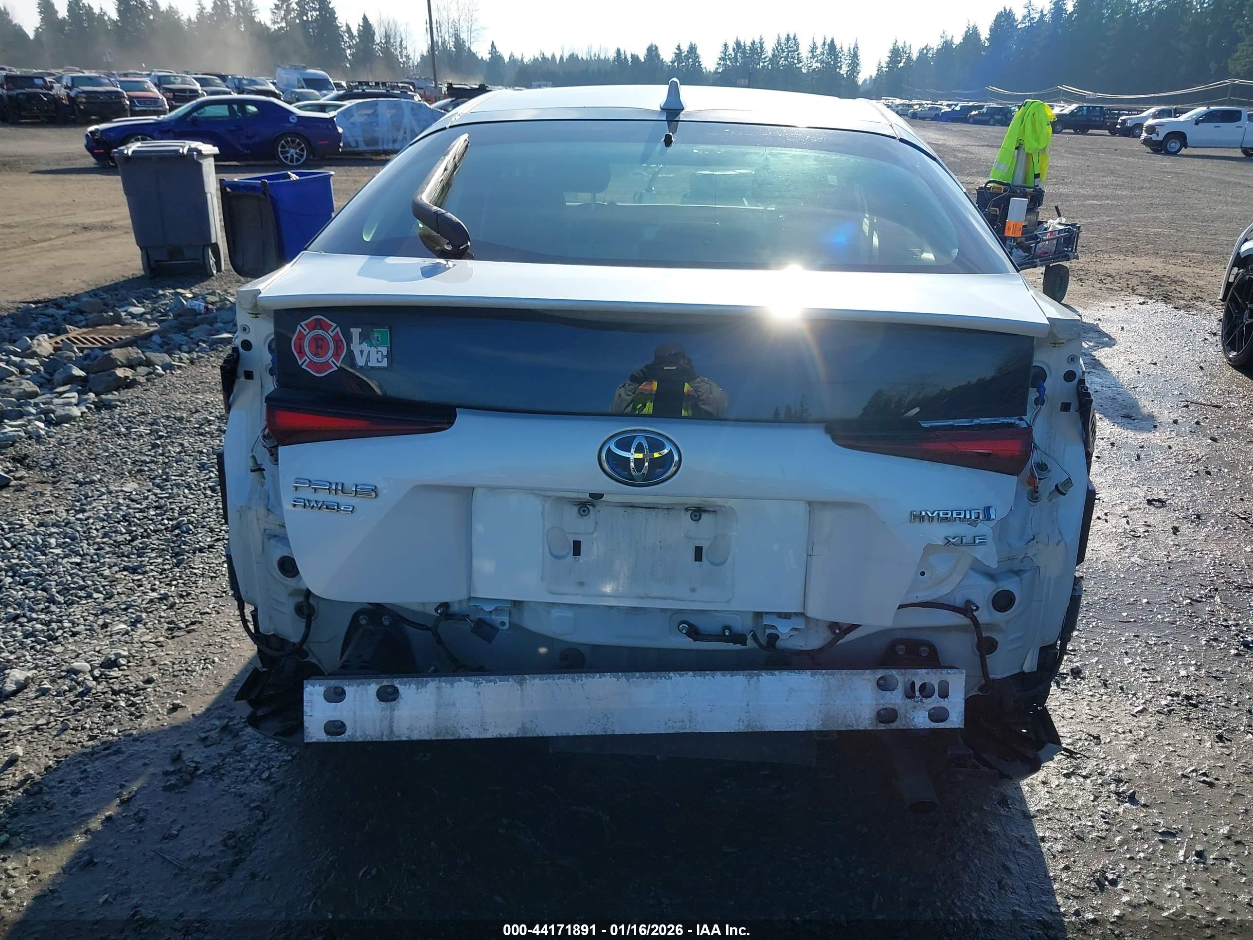 TOYOTA PRIUS image 6