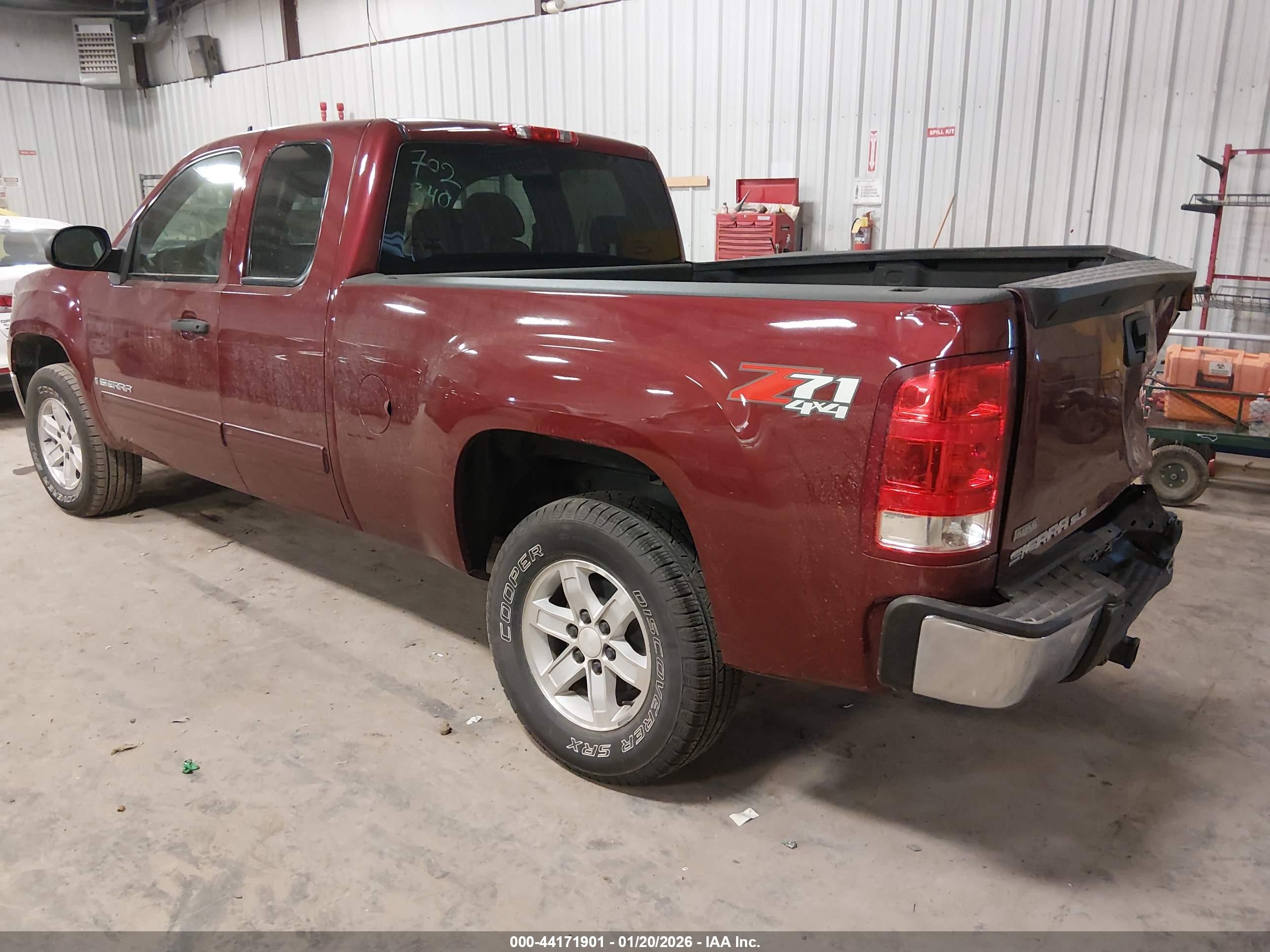 GMC SIERRA image 3