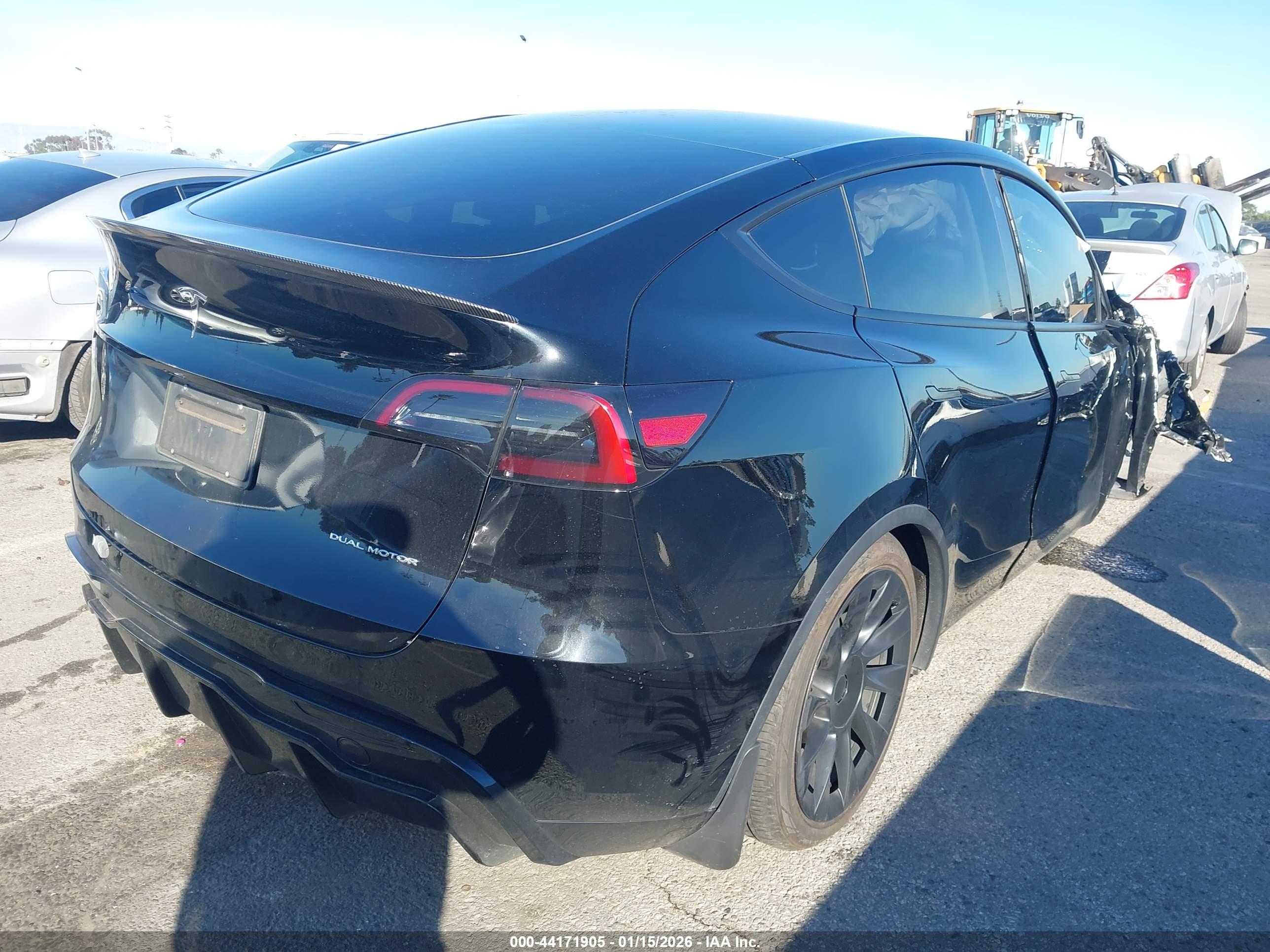TESLA MODEL image 4