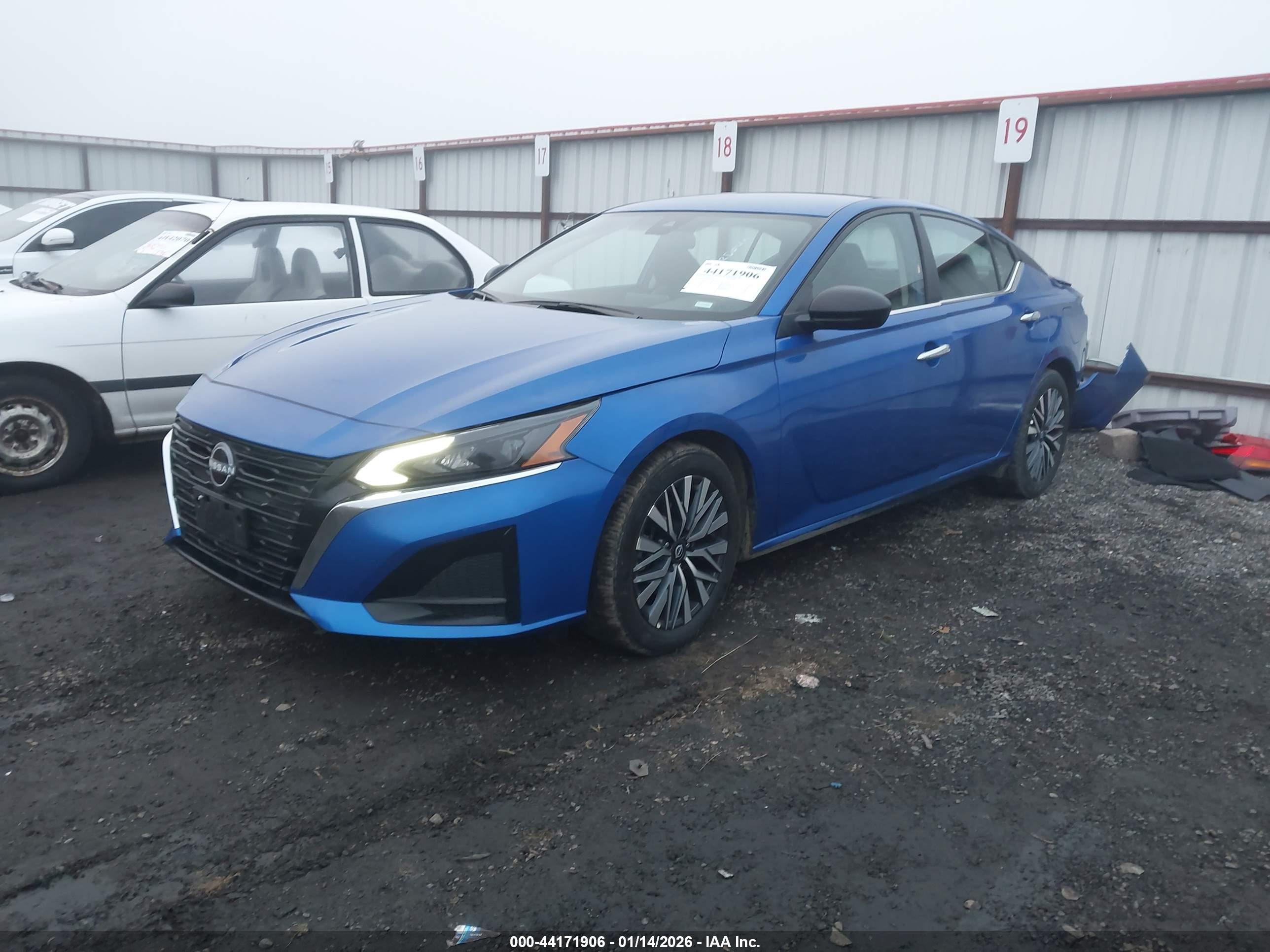 NISSAN ALTIMA image 2