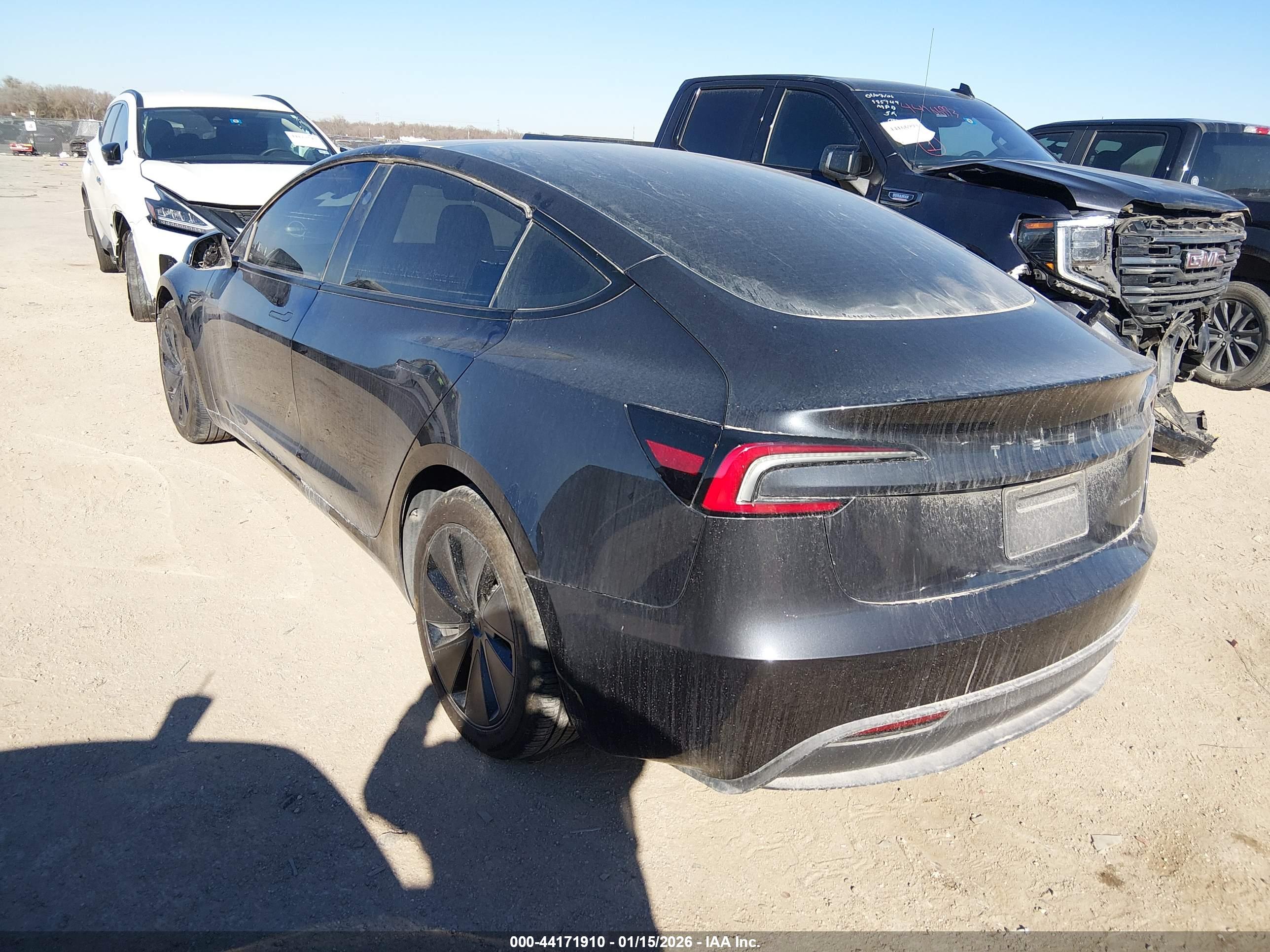 TESLA MODEL image 3