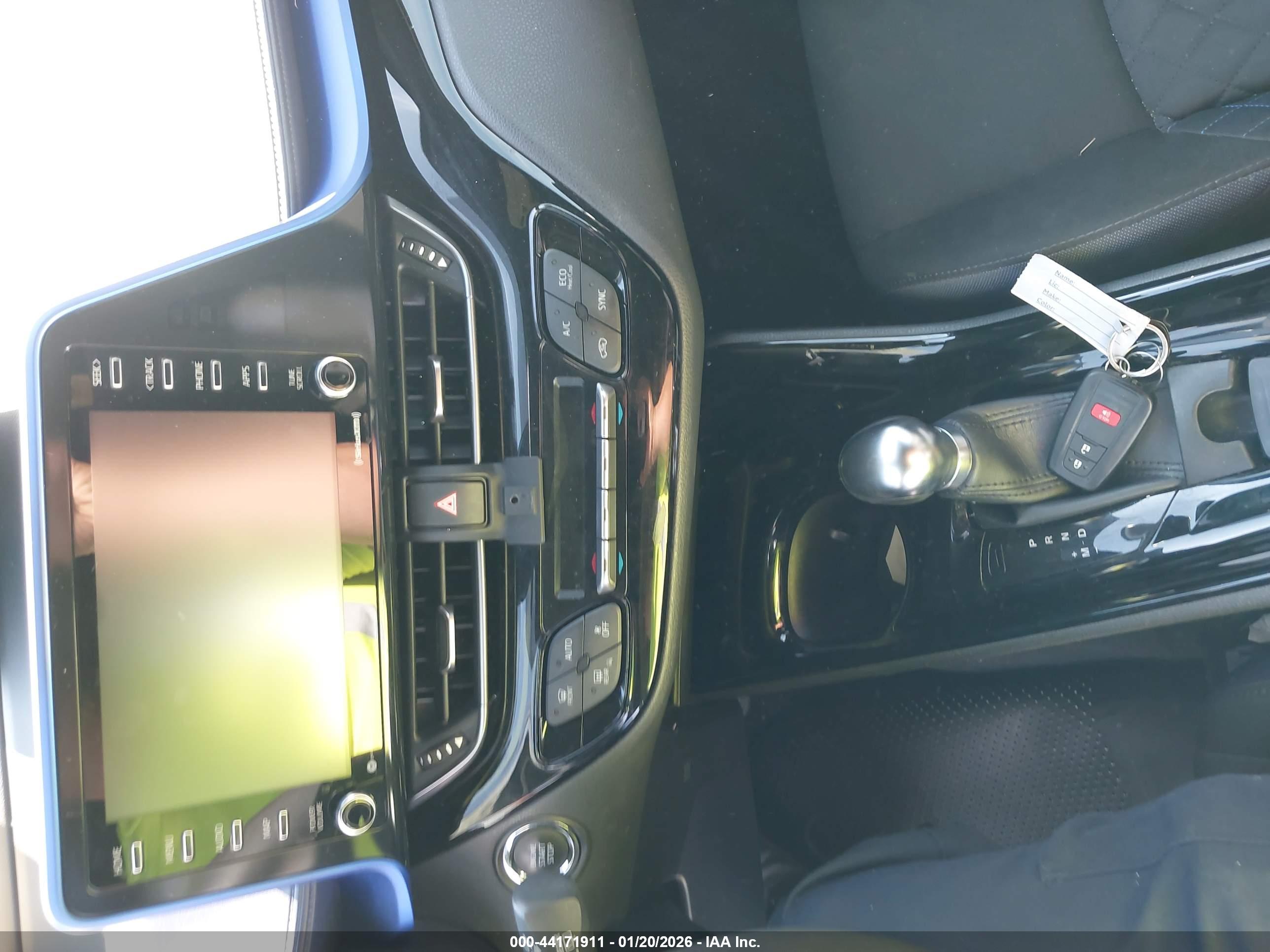 TOYOTA C-HR image 11