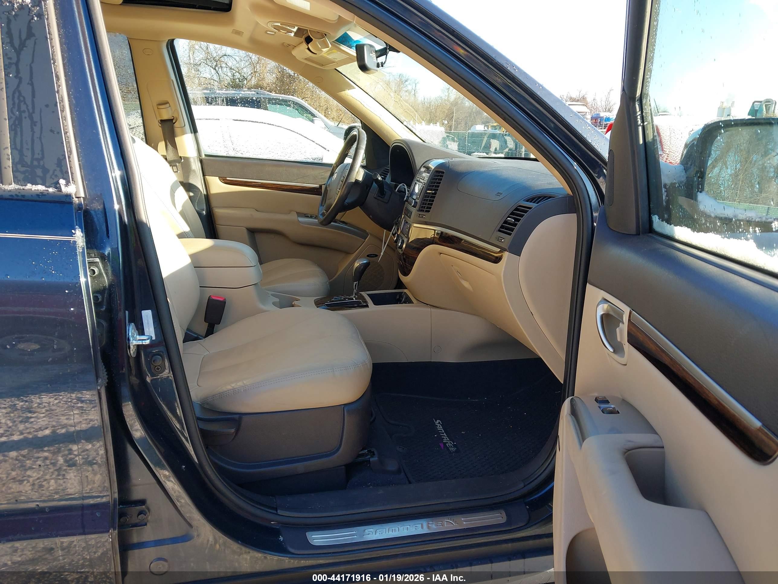 HYUNDAI SANTA image 5