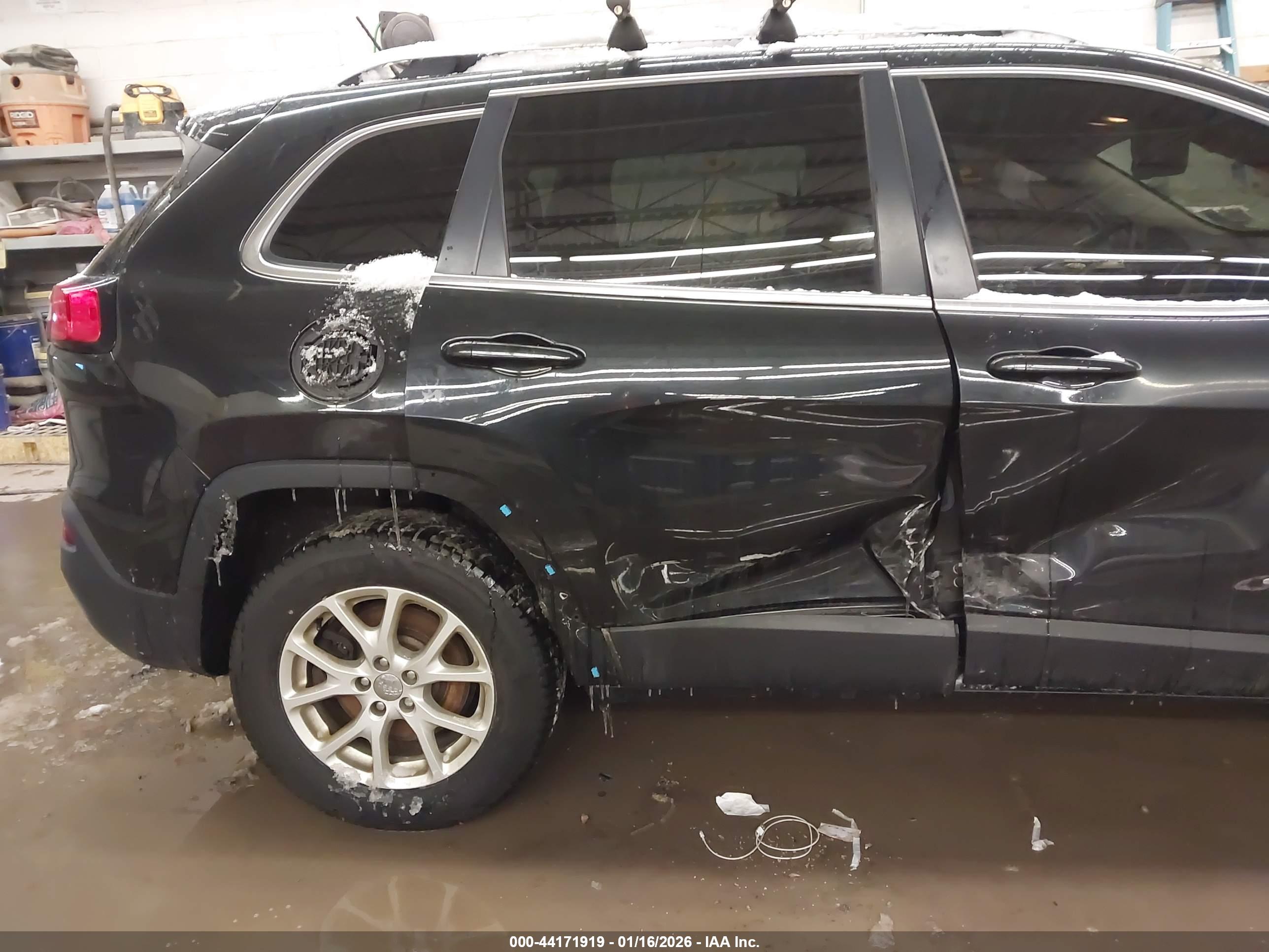 JEEP CHEROKEE image 6