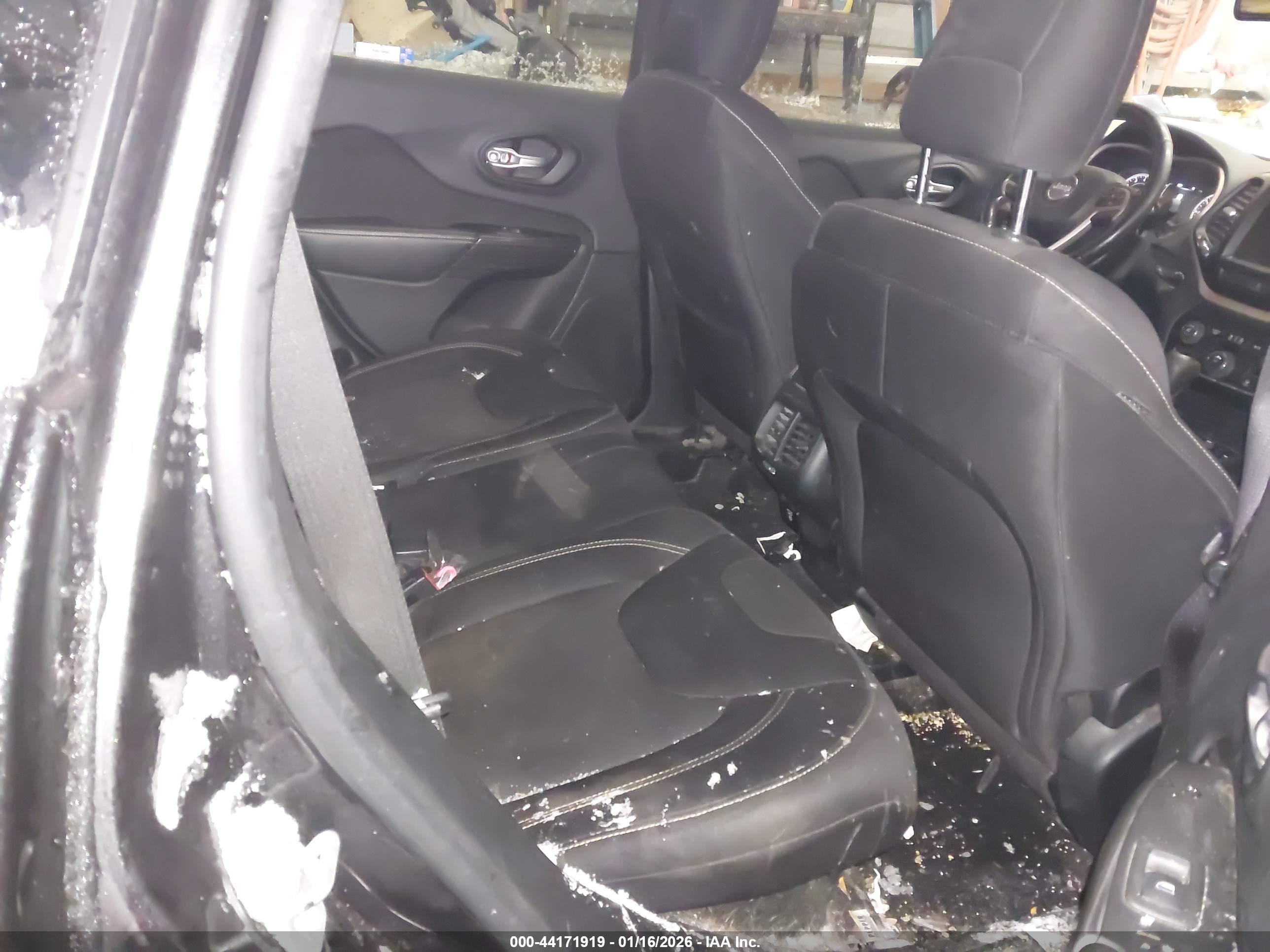JEEP CHEROKEE image 8