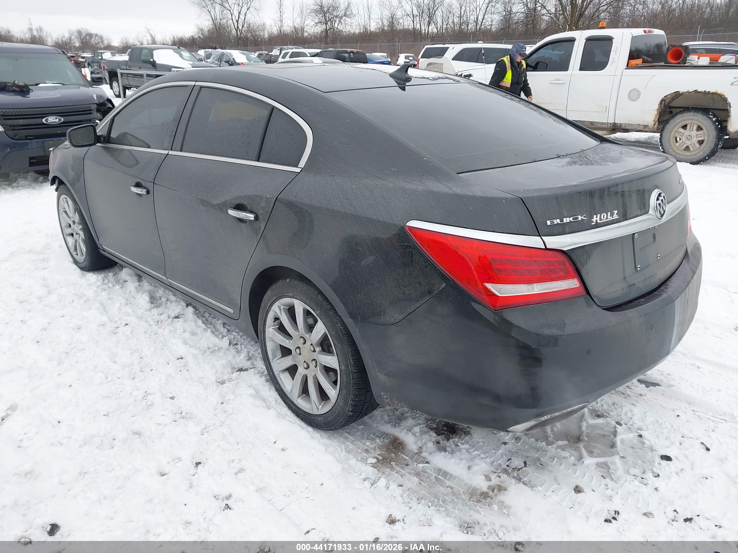 BUICK LACROSSE image 3