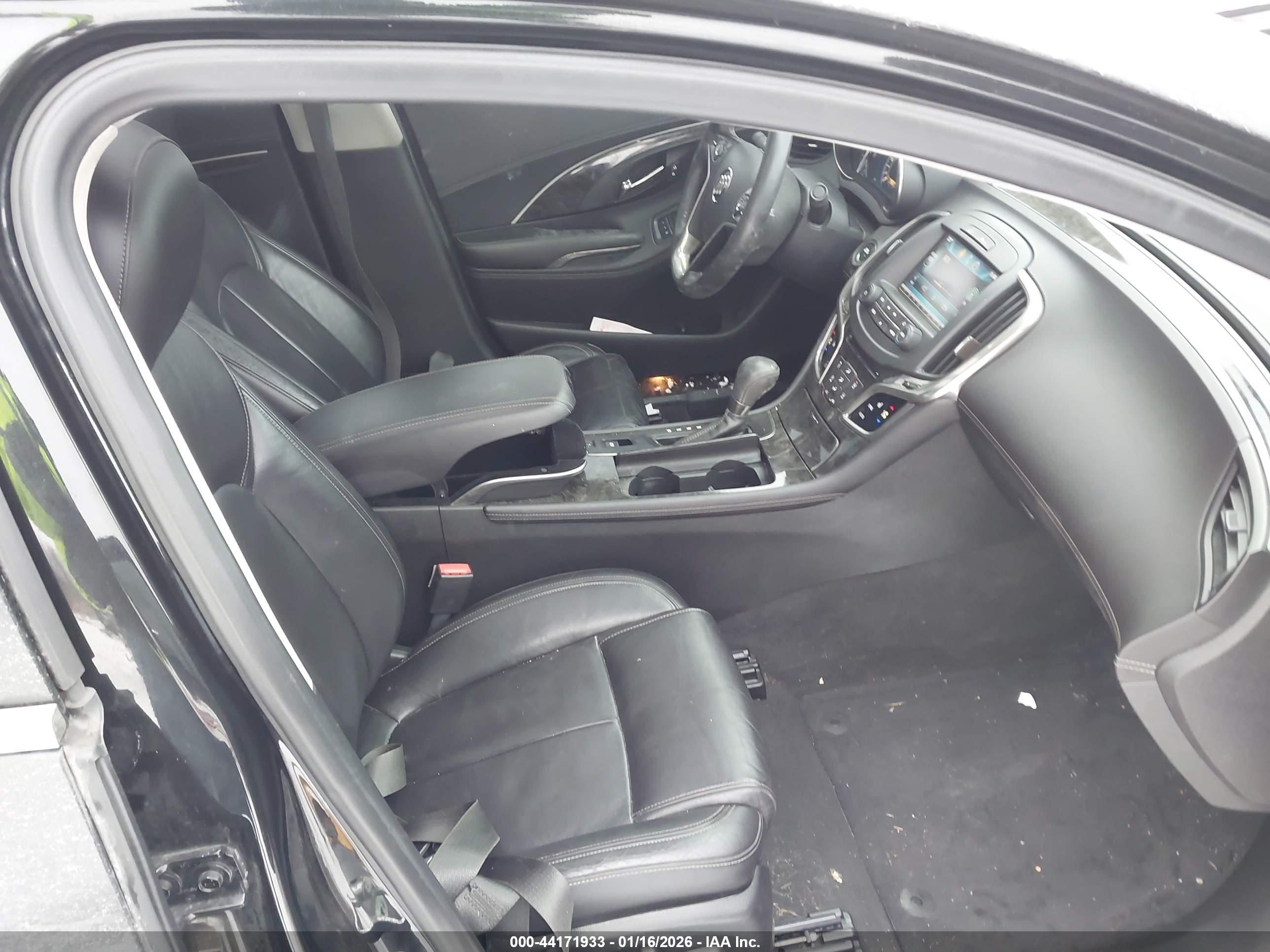 BUICK LACROSSE image 5
