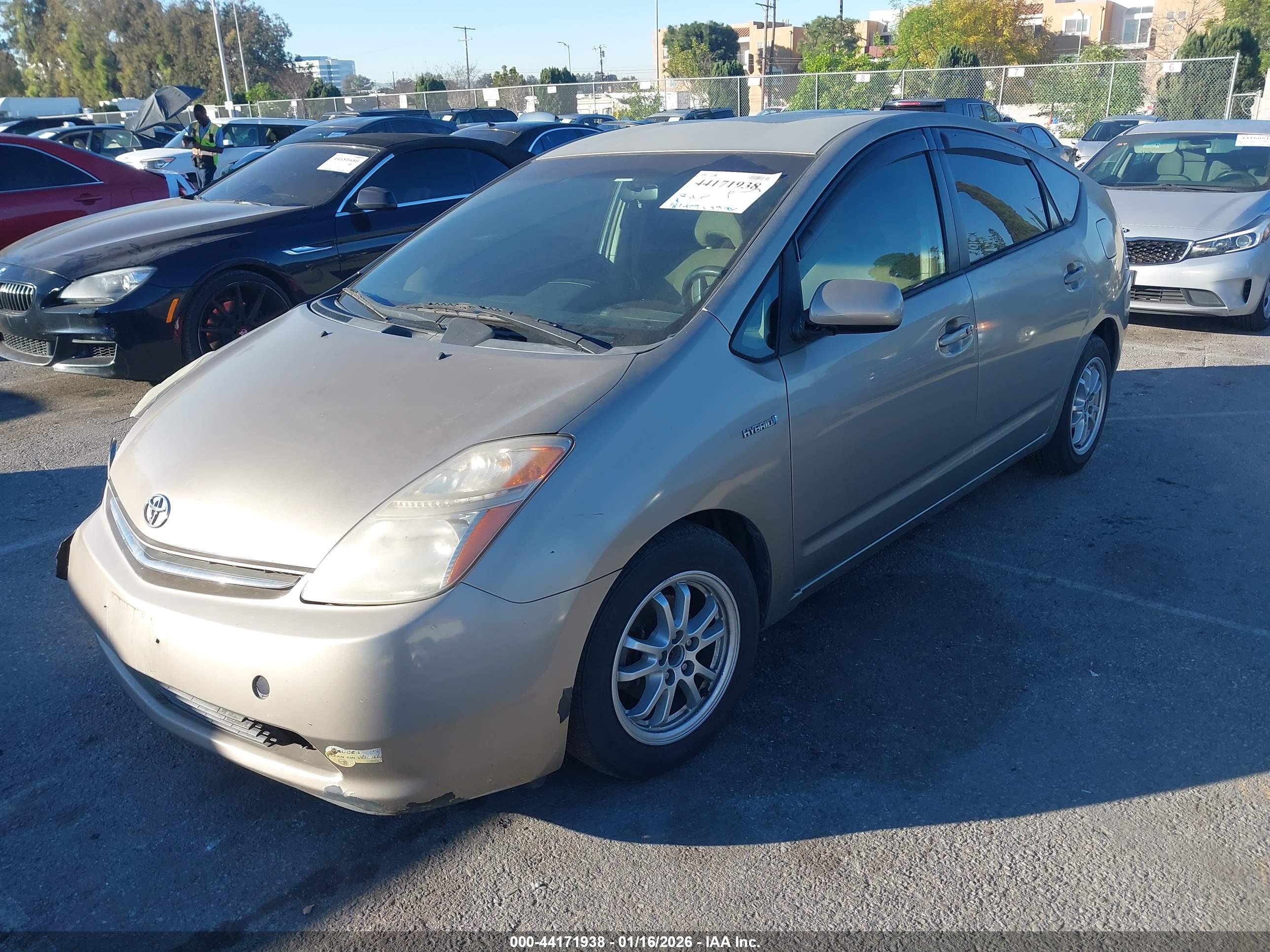 TOYOTA PRIUS image 2