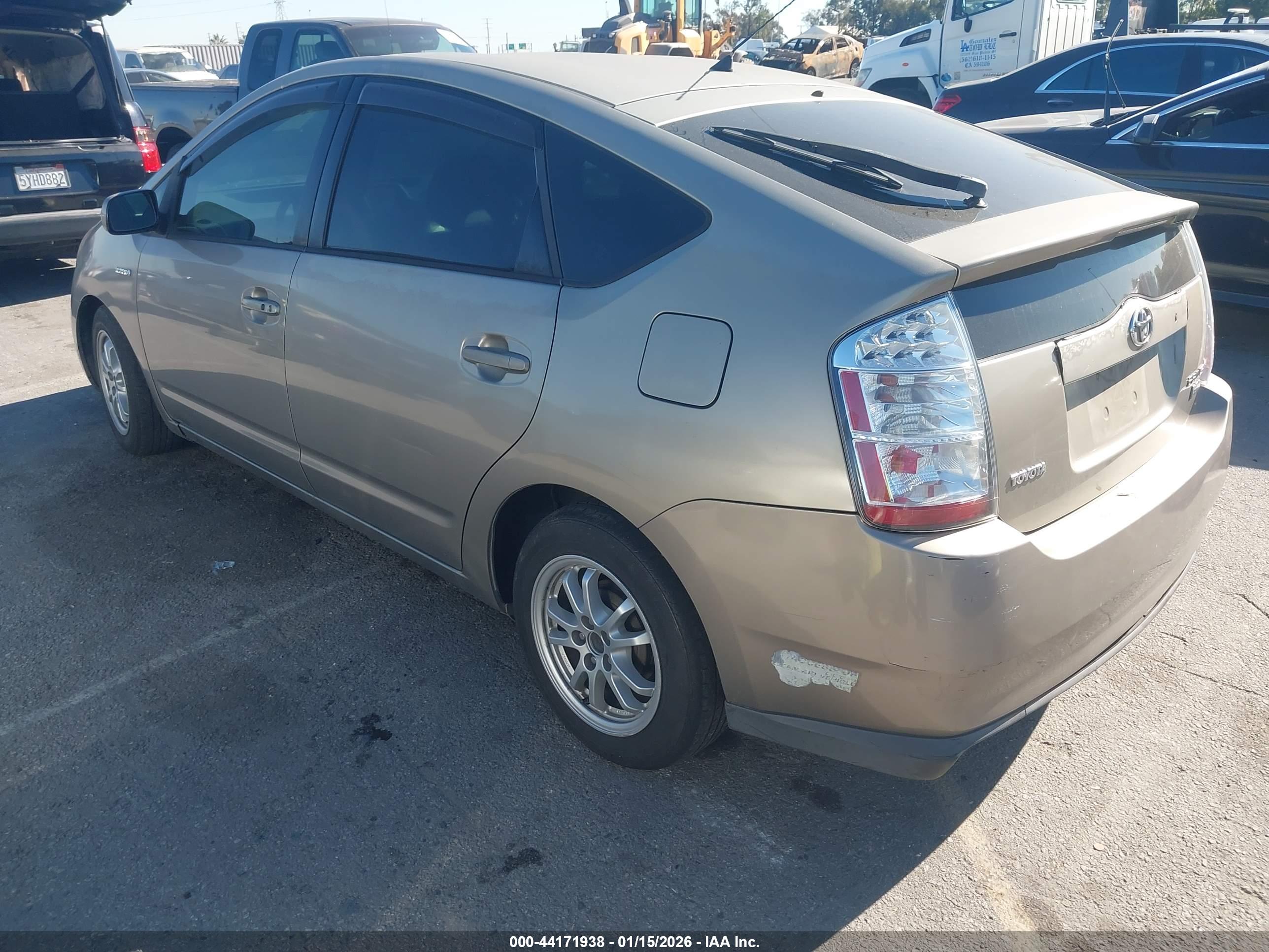 TOYOTA PRIUS image 3