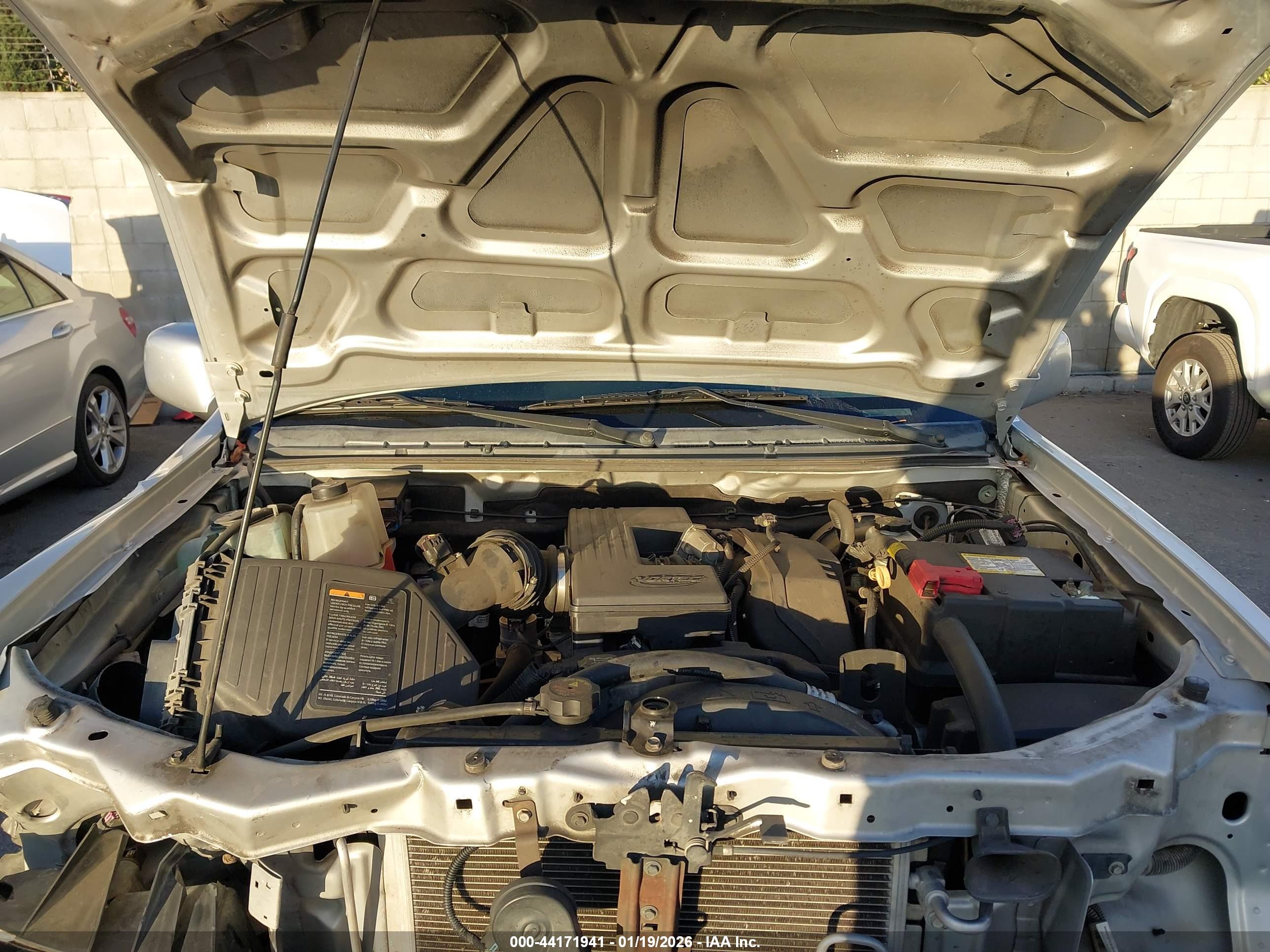 CHEVROLET COLORADO image 10