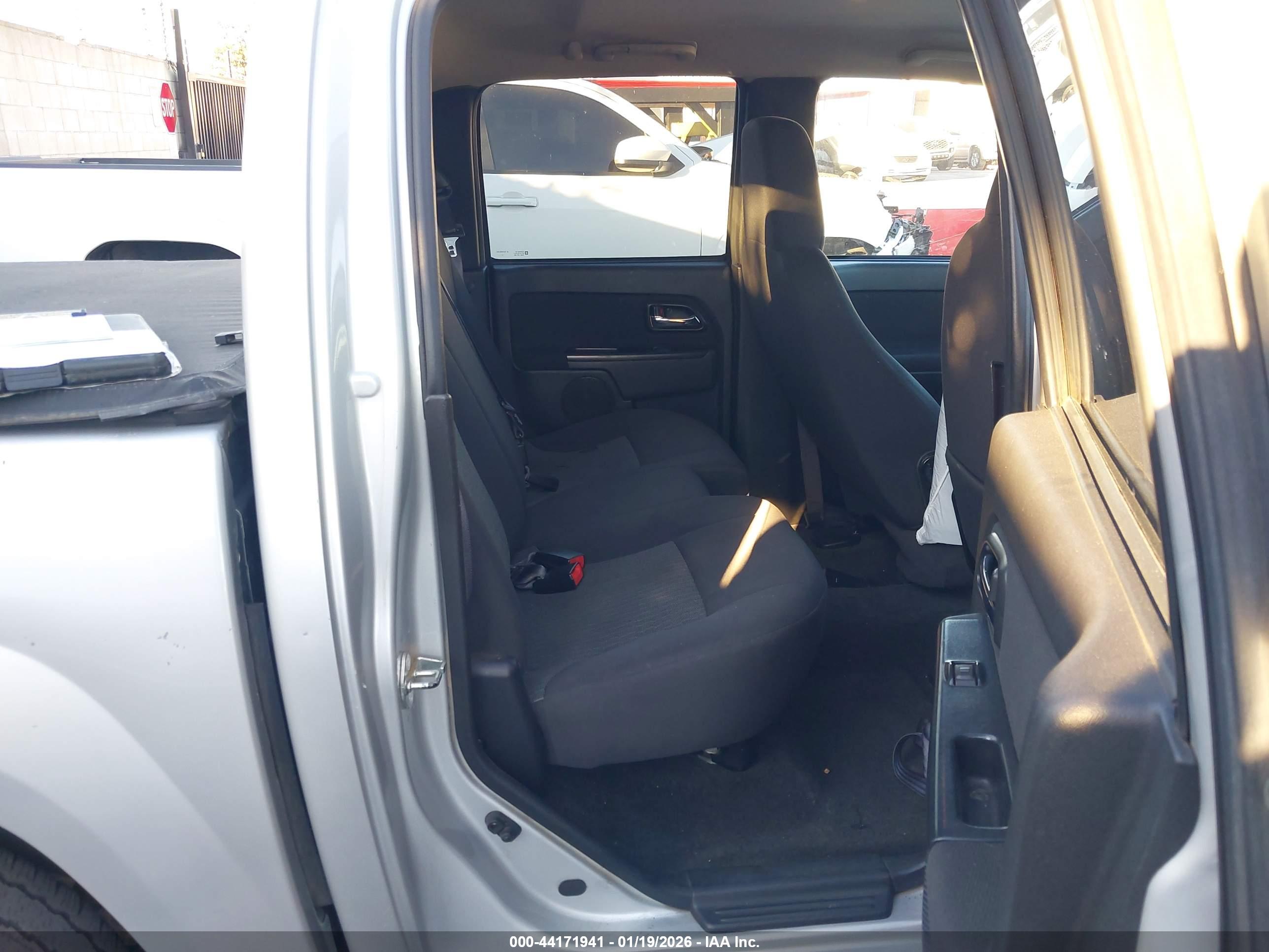 CHEVROLET COLORADO image 8