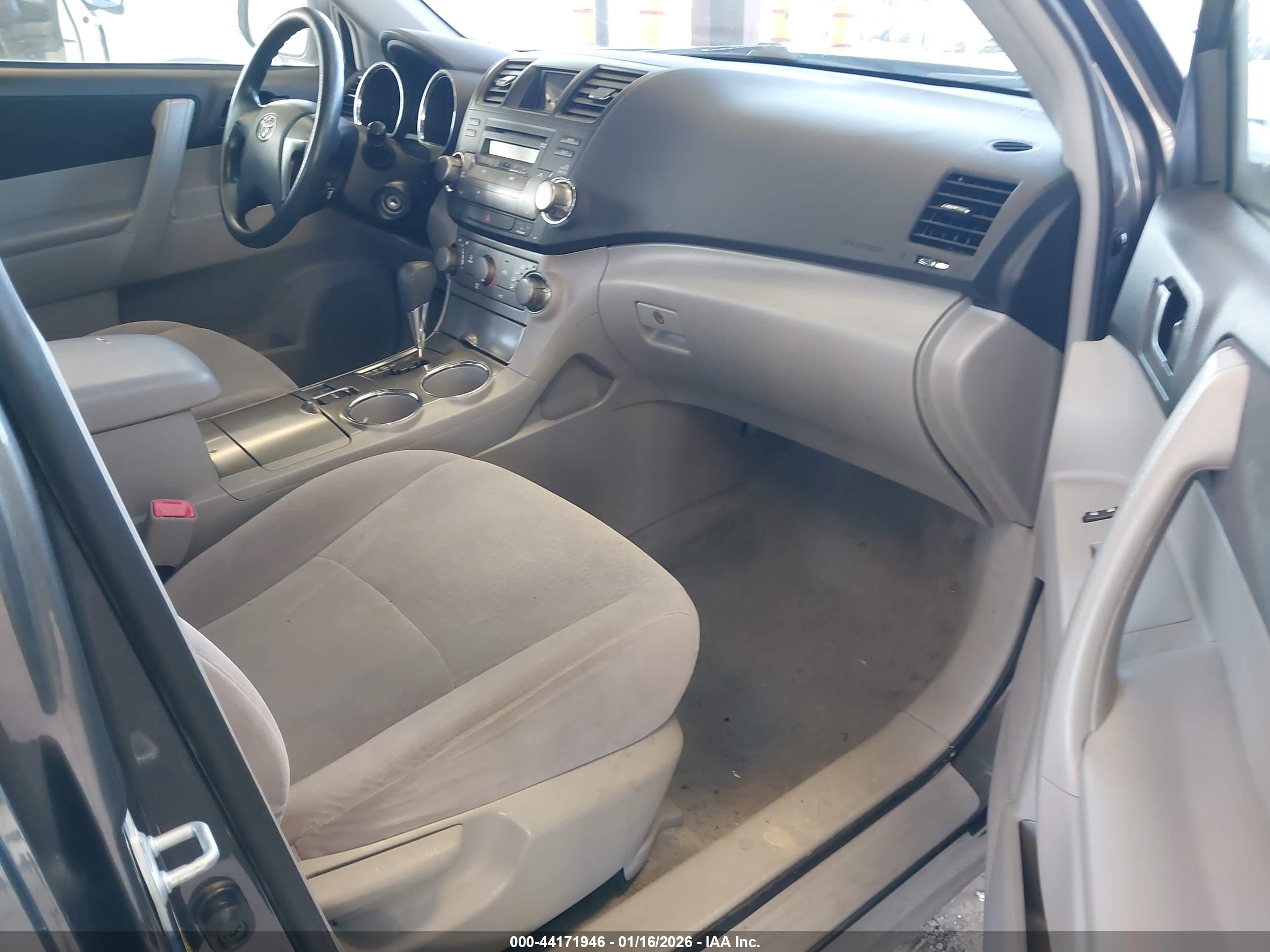 TOYOTA HIGHLANDER image 5