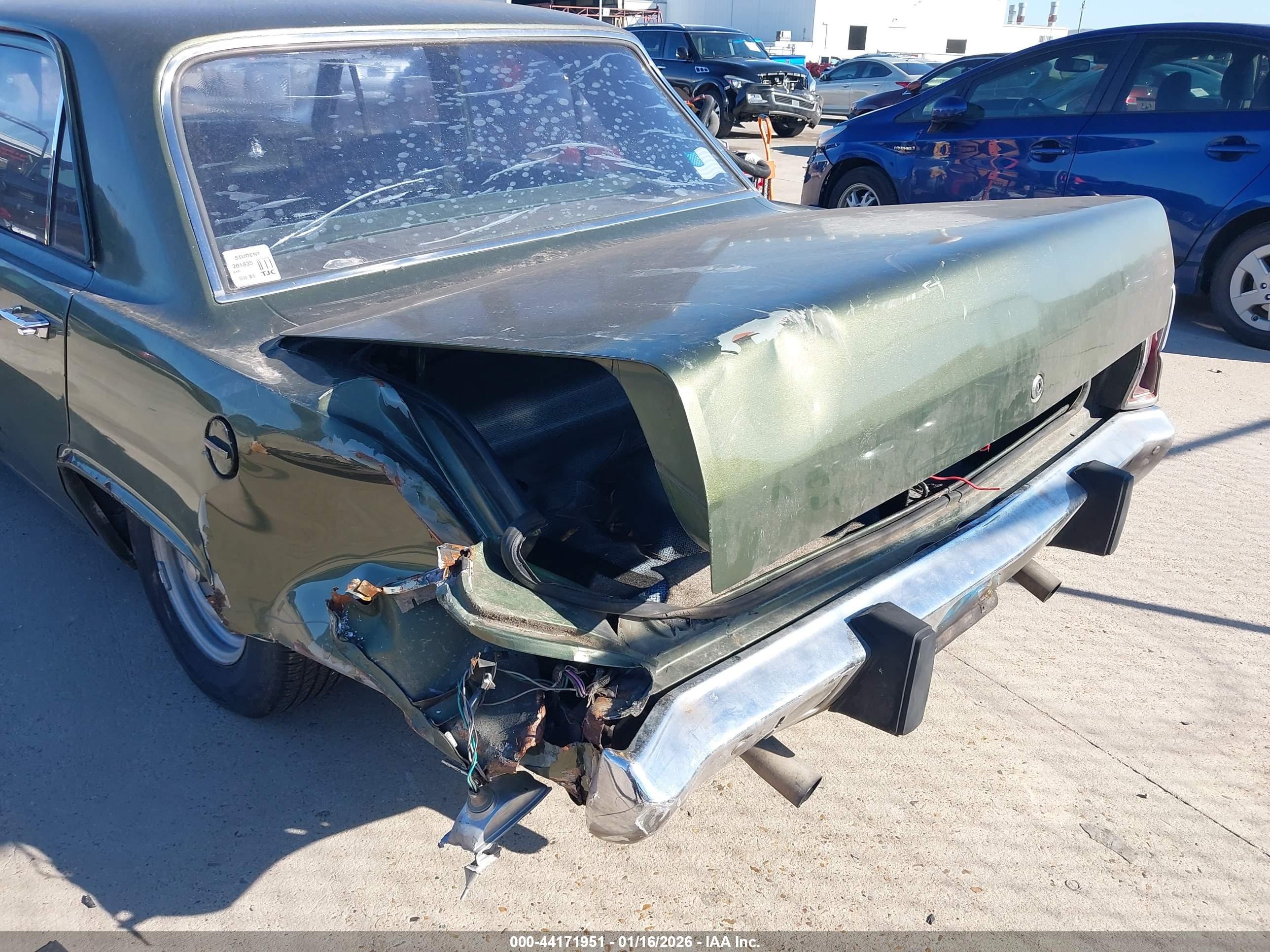 PLYMOUTH VALIANT image 6