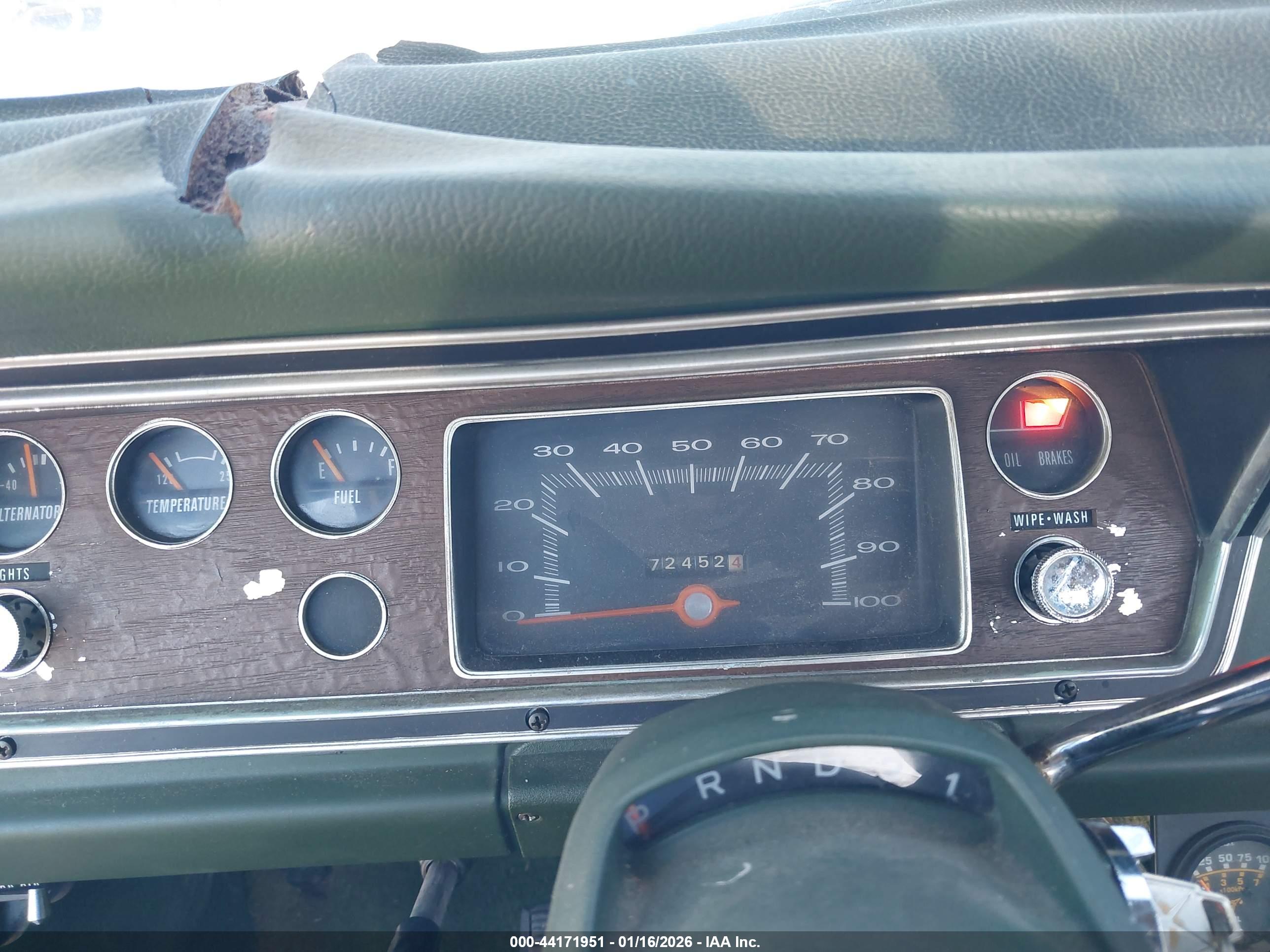 PLYMOUTH VALIANT image 7