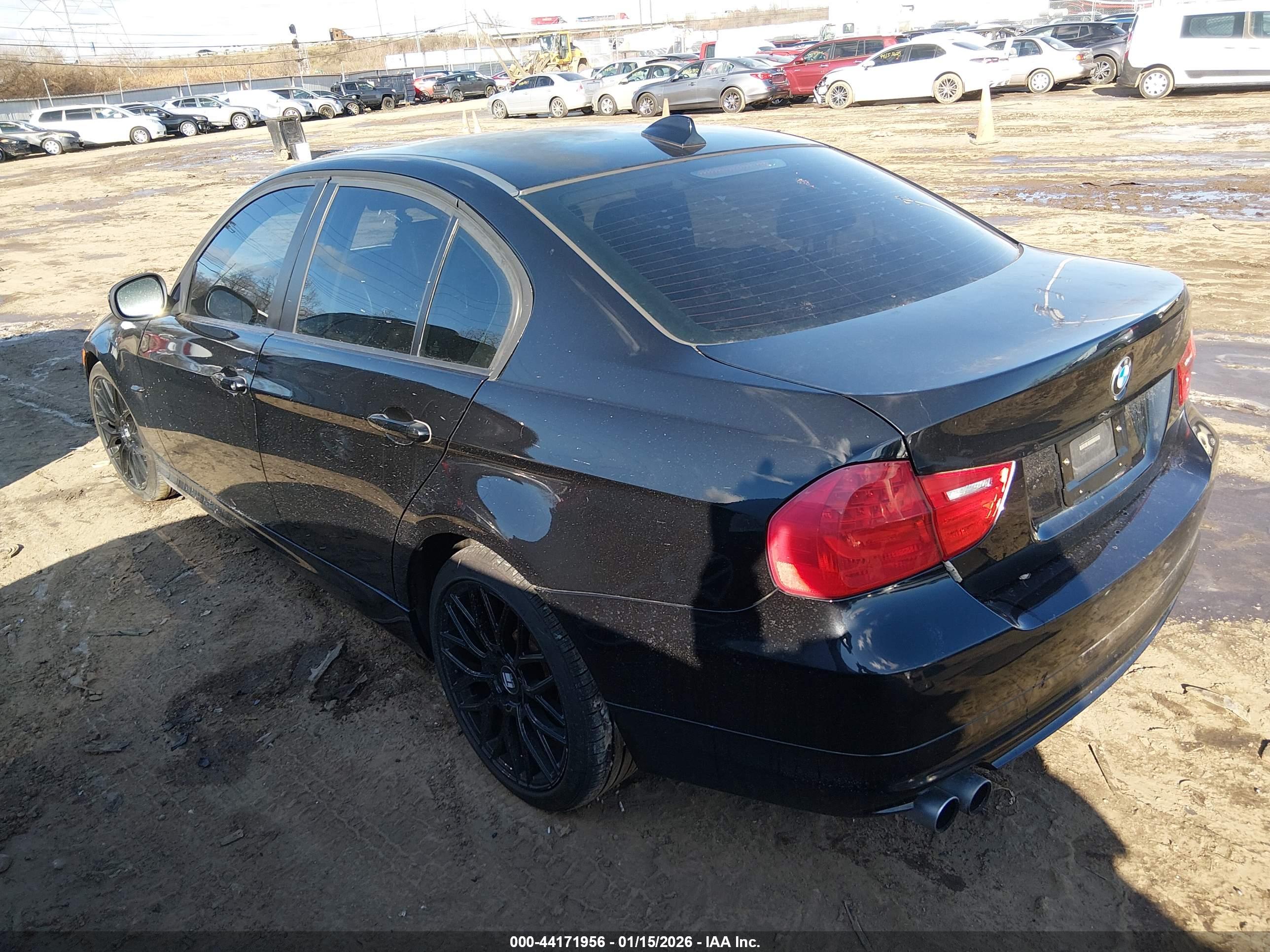 BMW 328I image 3