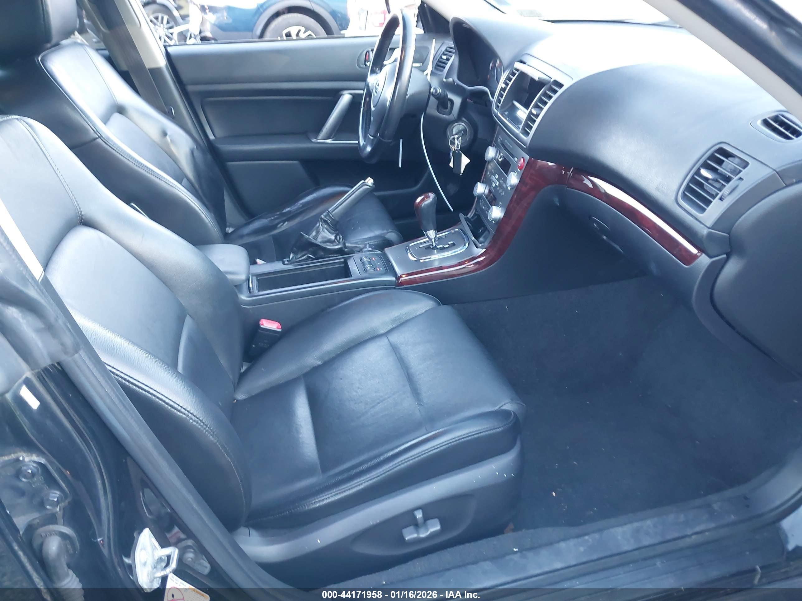 SUBARU OUTBACK image 5
