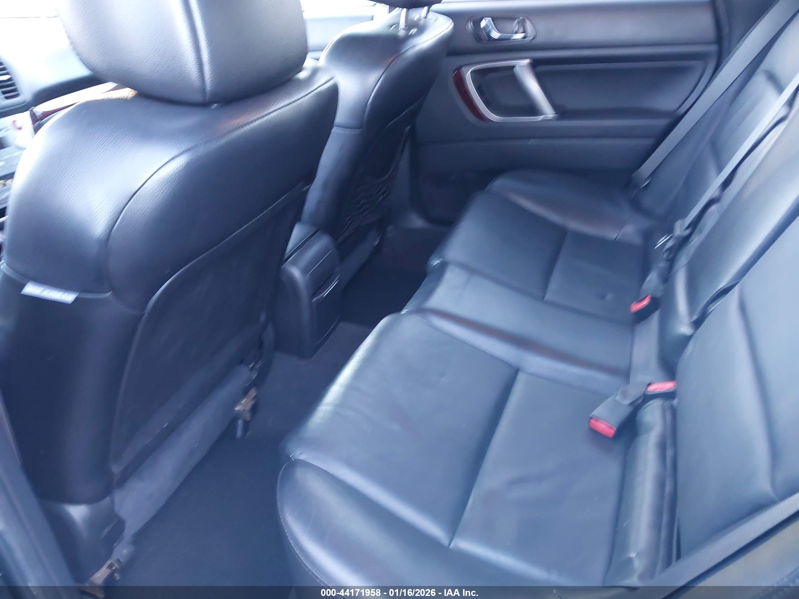 SUBARU OUTBACK image 8