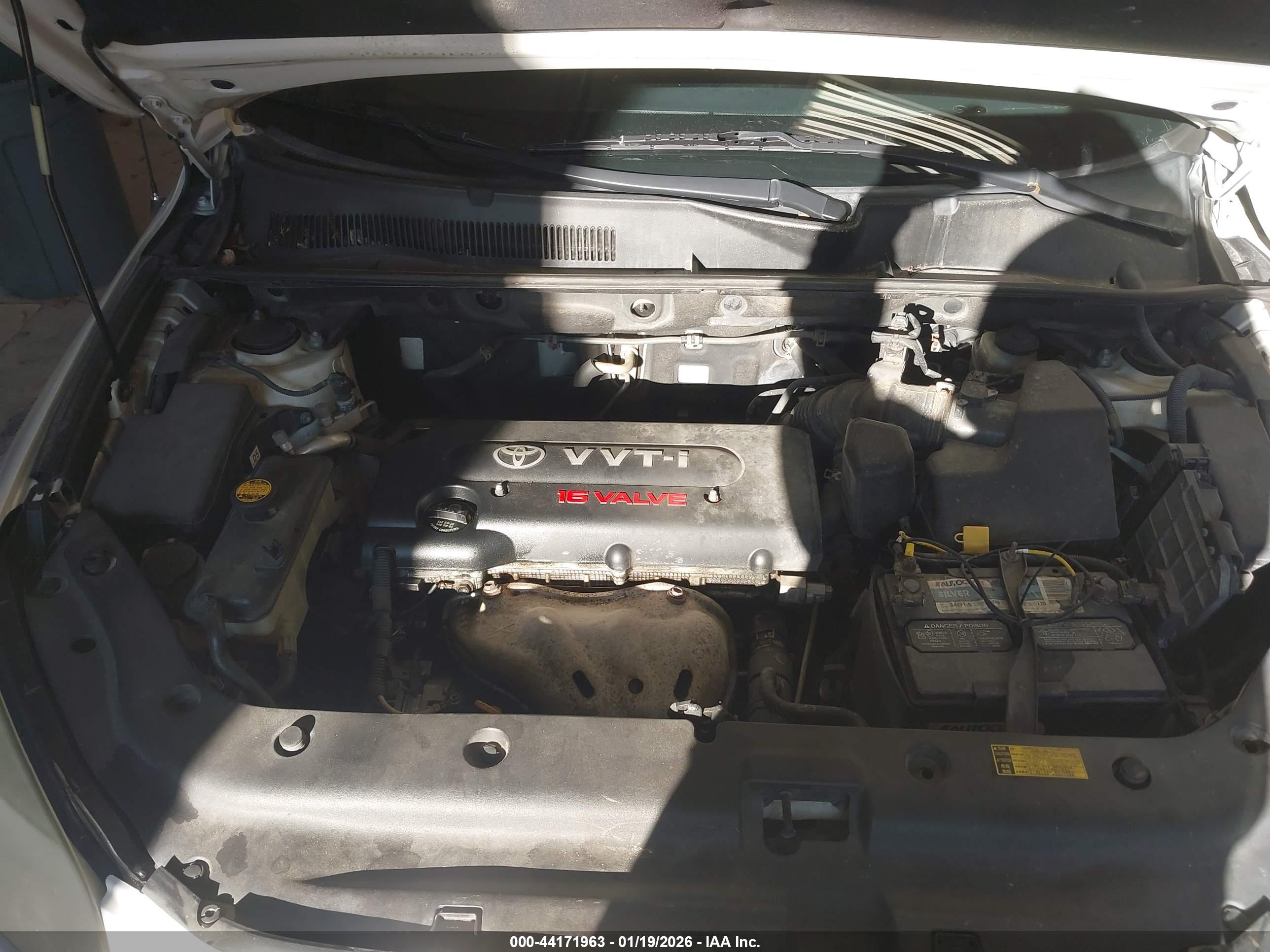 TOYOTA RAV4 image 10