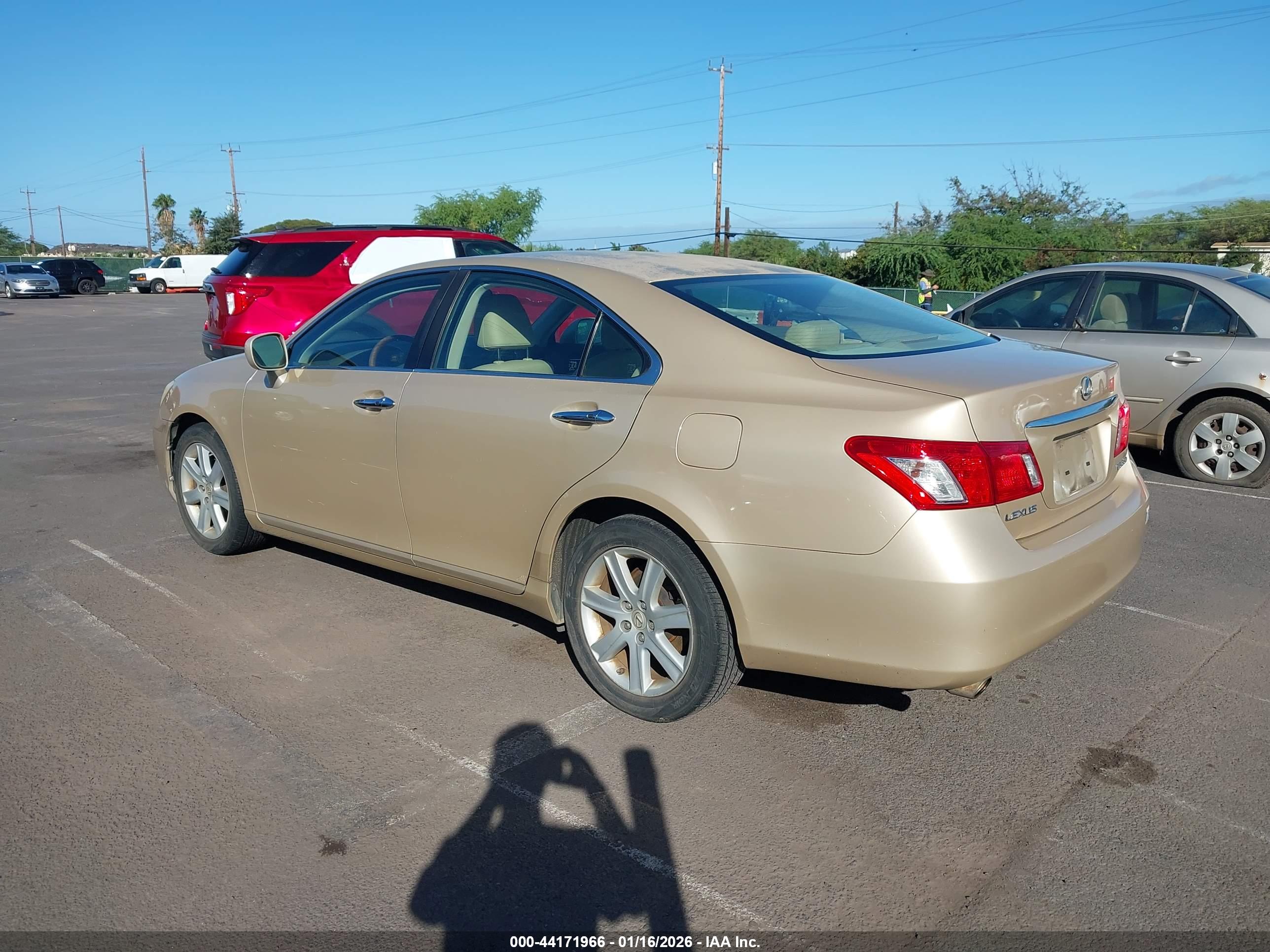LEXUS ES image 3