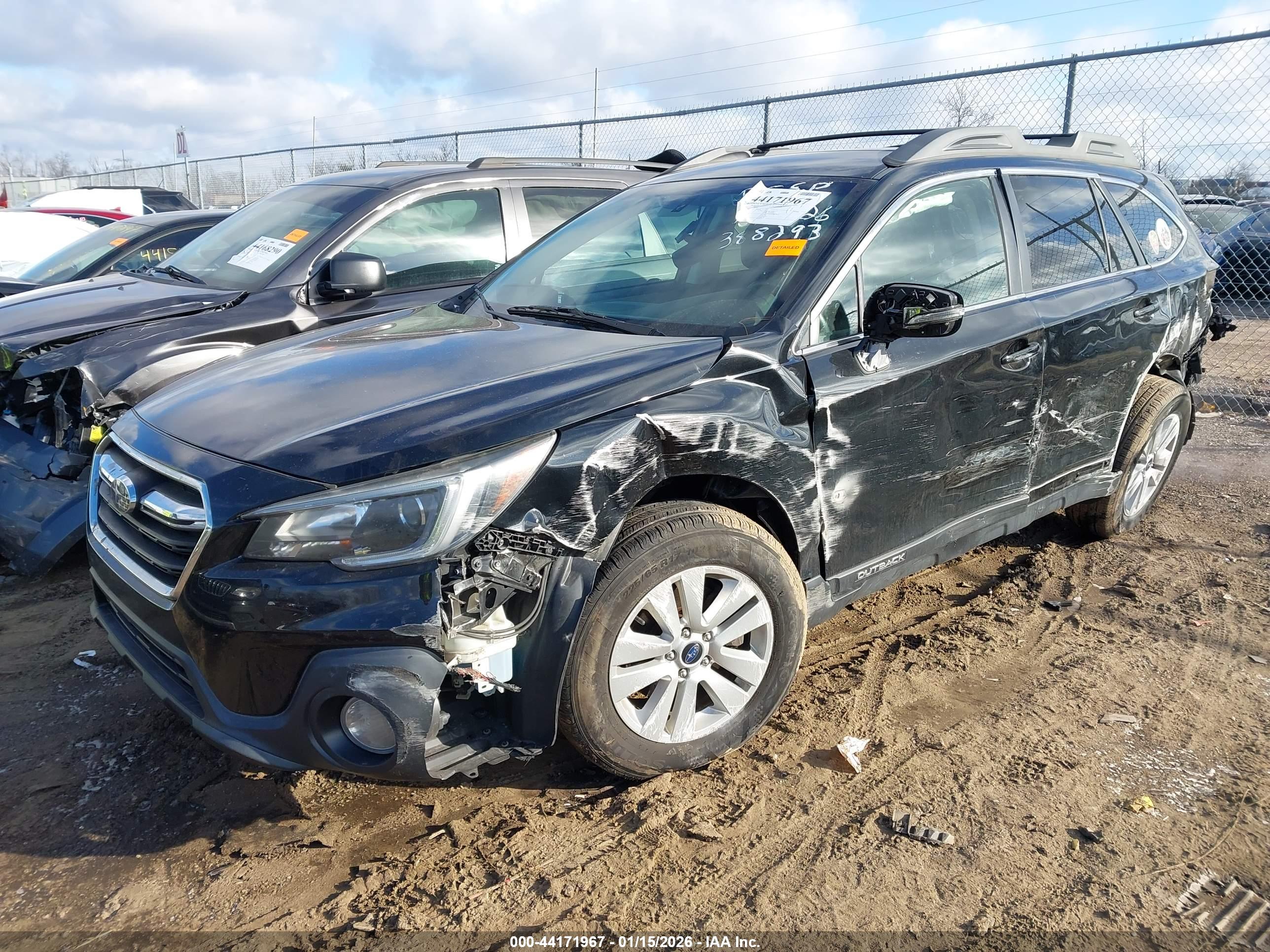SUBARU OUTBACK image 2