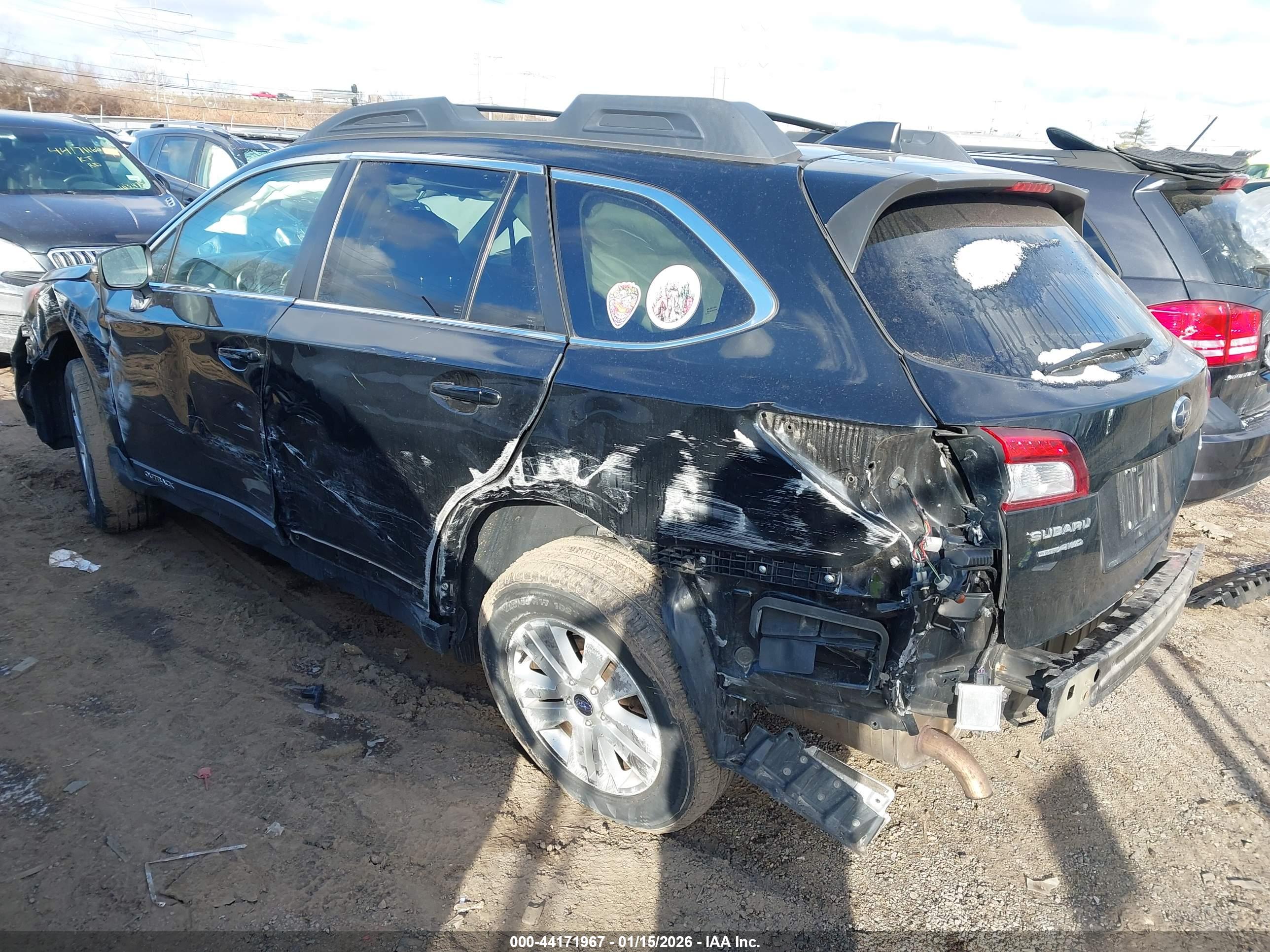 SUBARU OUTBACK image 3