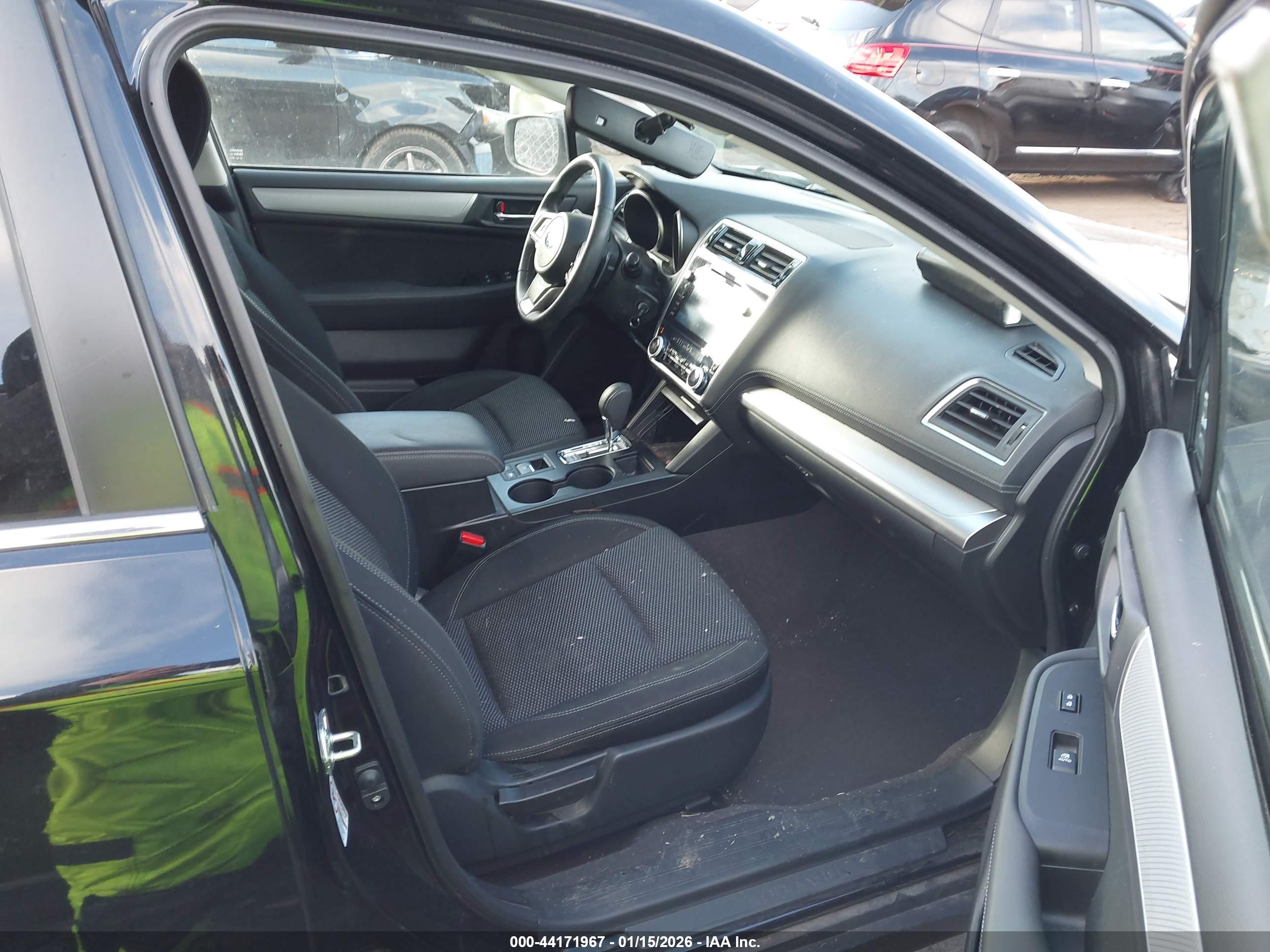 SUBARU OUTBACK image 5