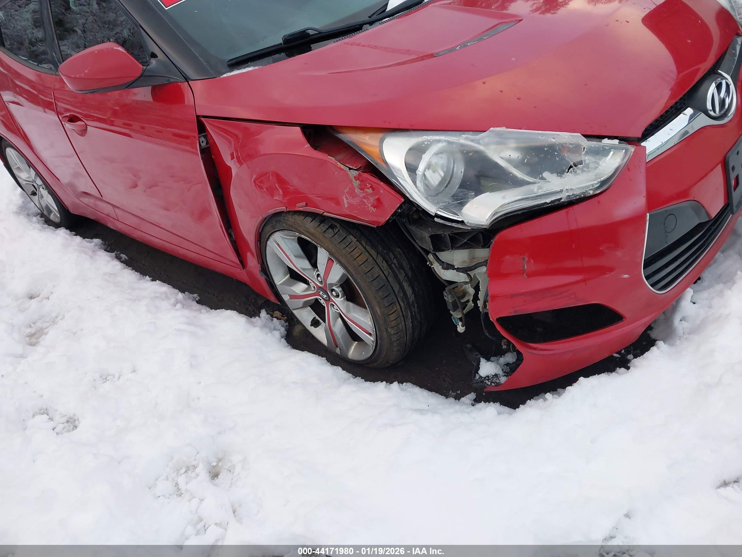 HYUNDAI VELOSTER image 6