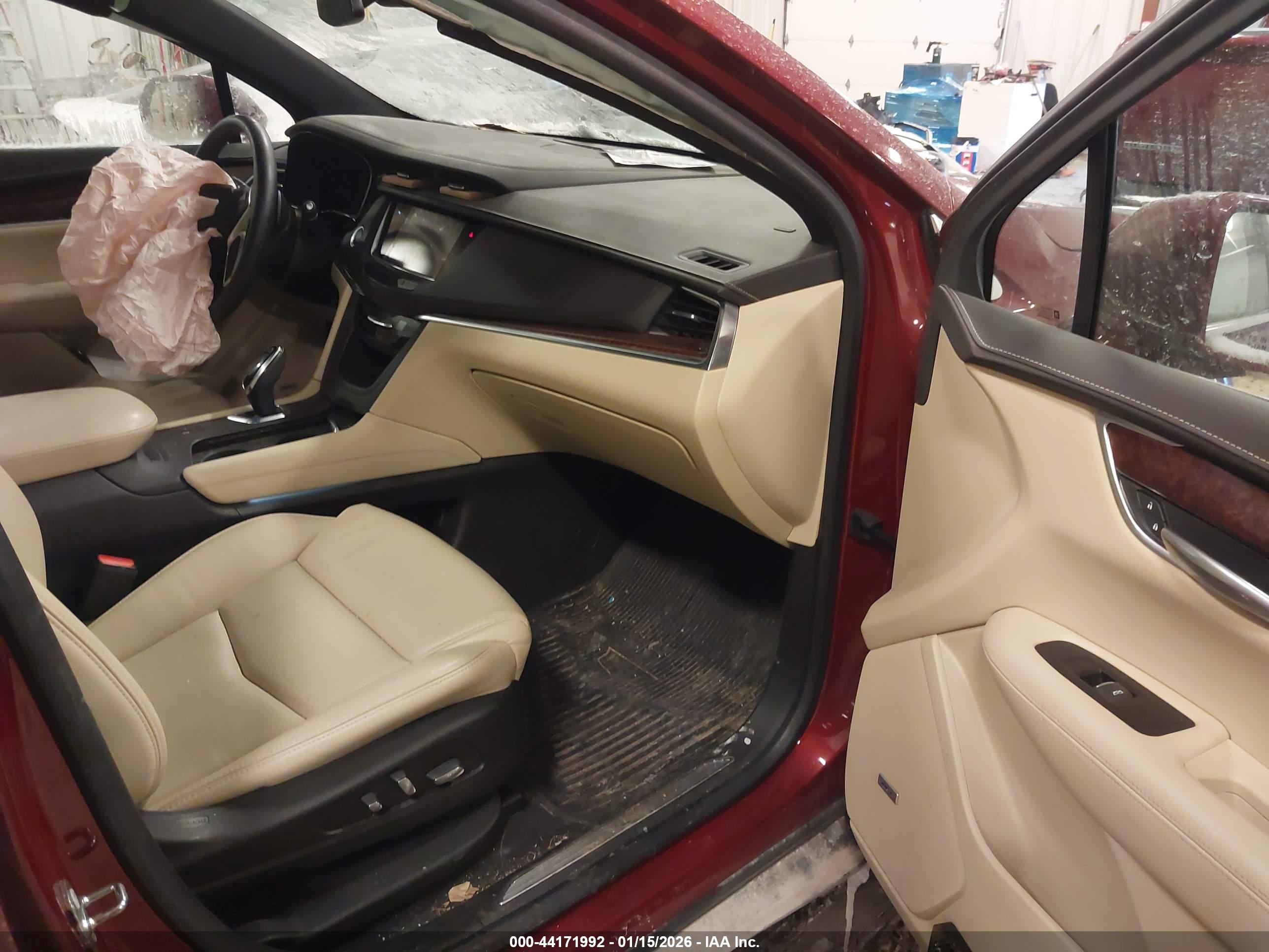 CADILLAC XT5 image 5