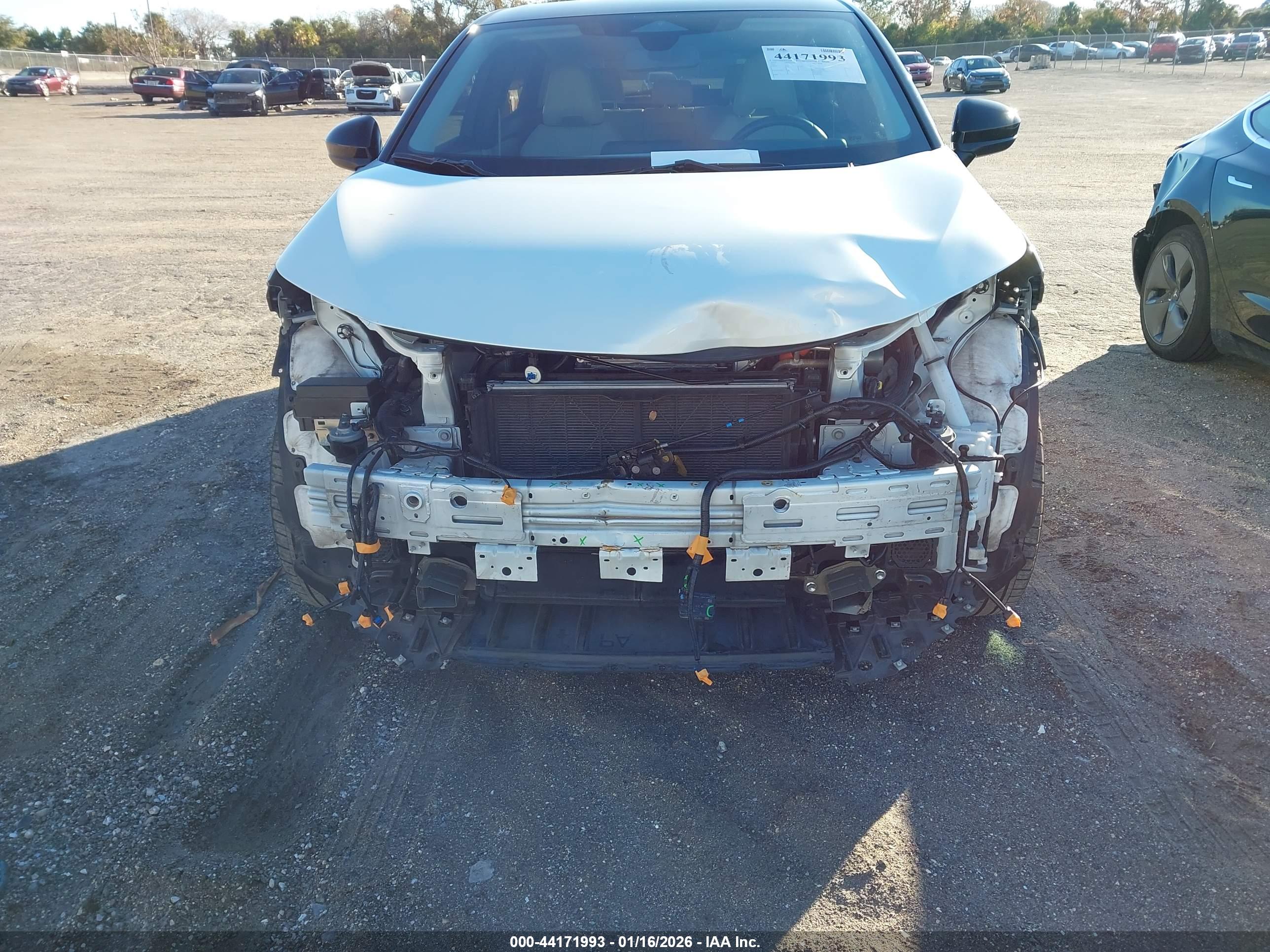 NISSAN ARIYA image 6