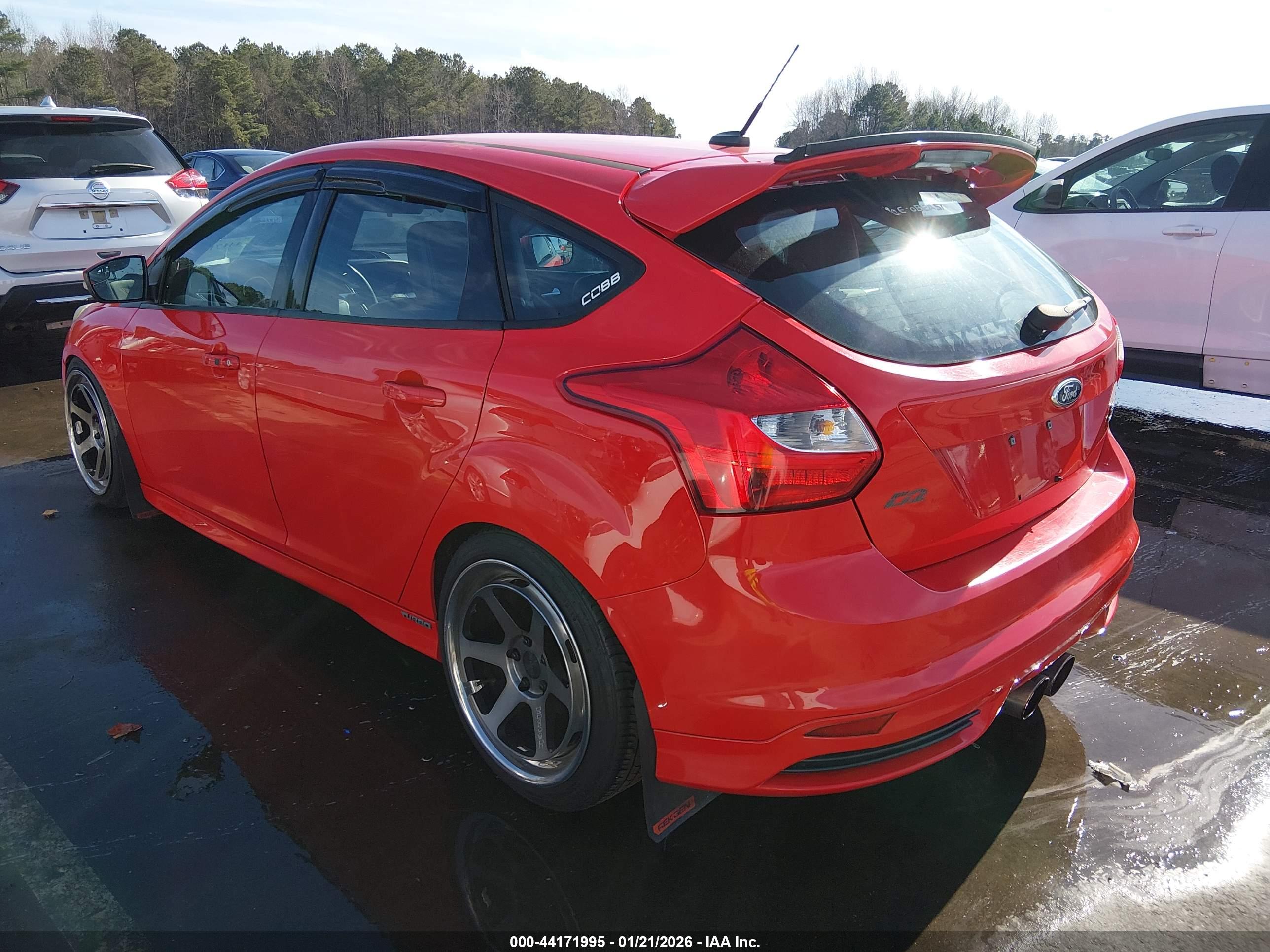 FORD FOCUS image 3