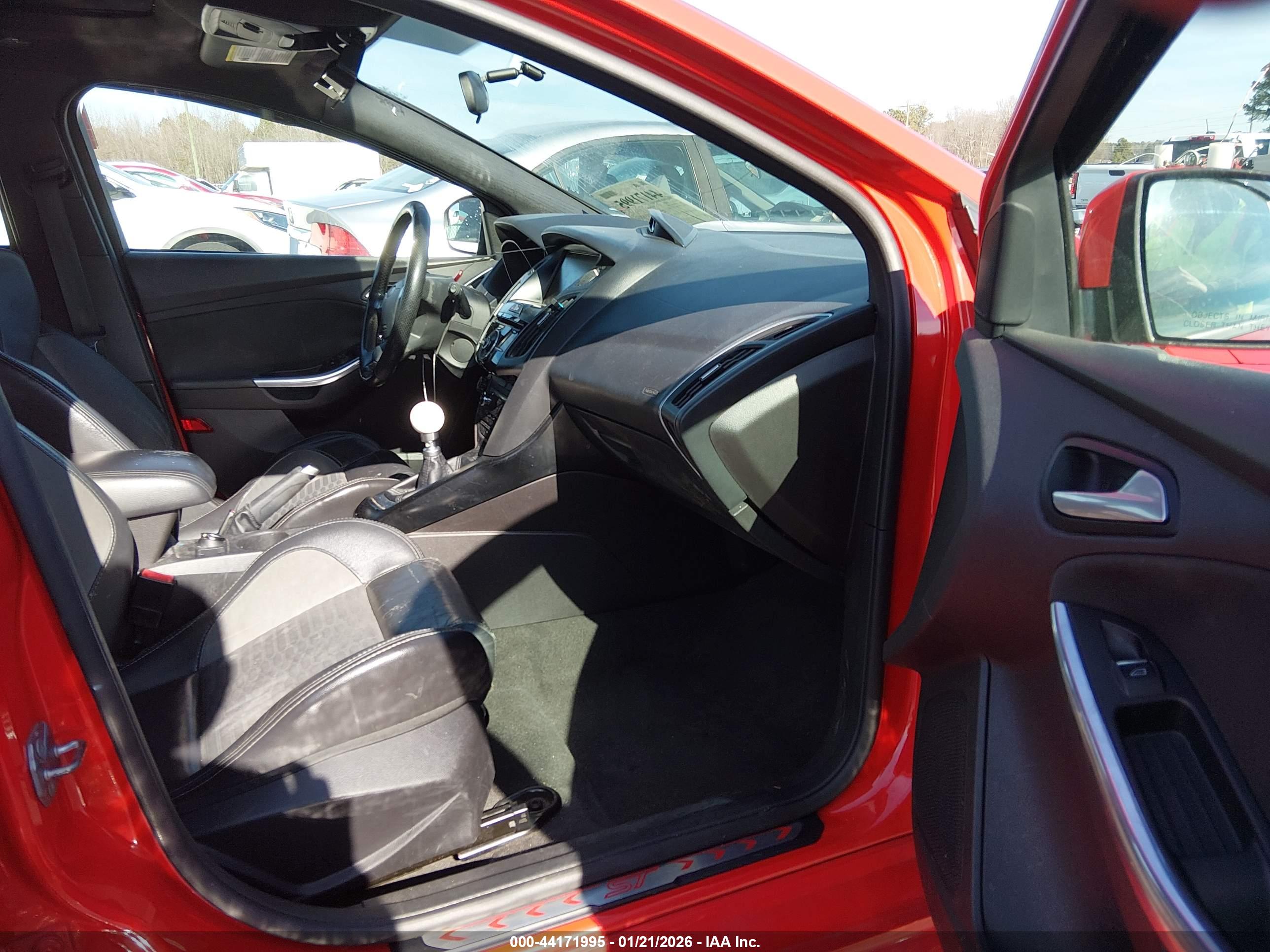 FORD FOCUS image 5