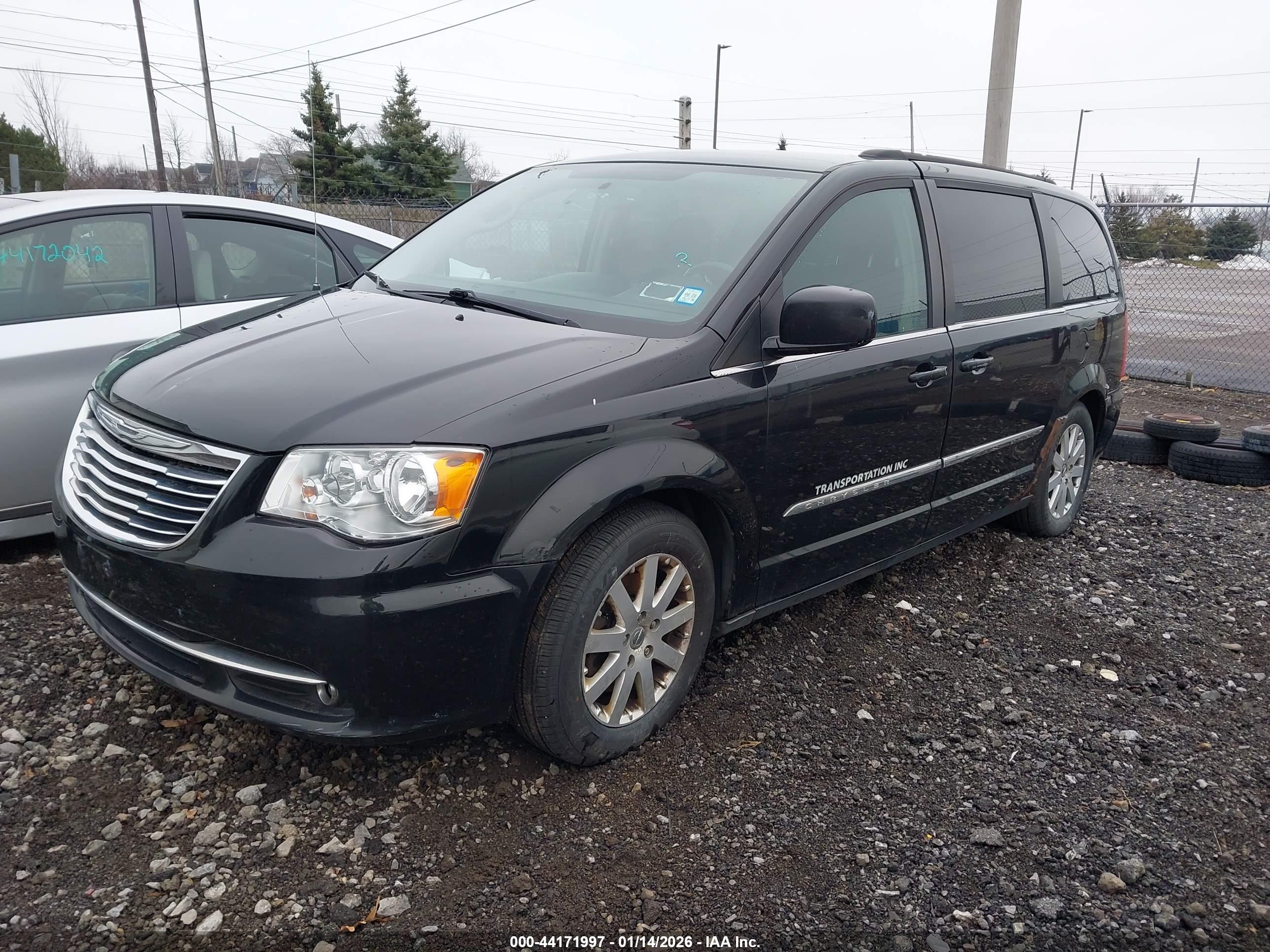 CHRYSLER TOWN image 2