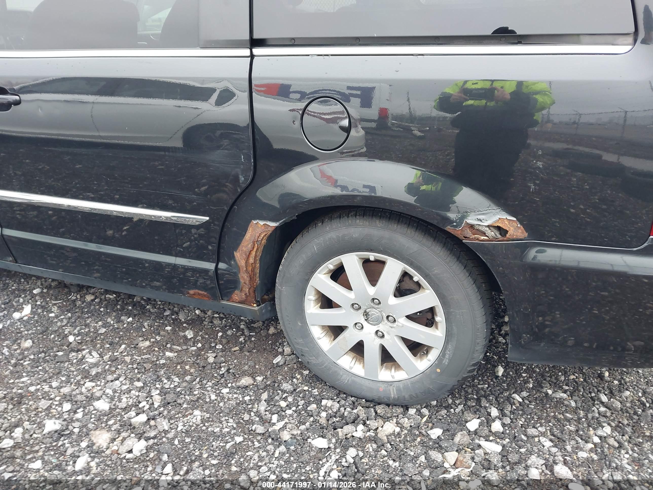 CHRYSLER TOWN image 6
