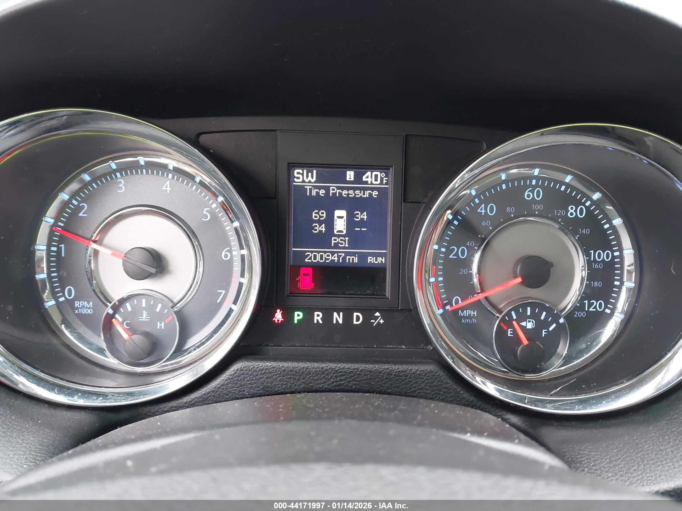 CHRYSLER TOWN image 7