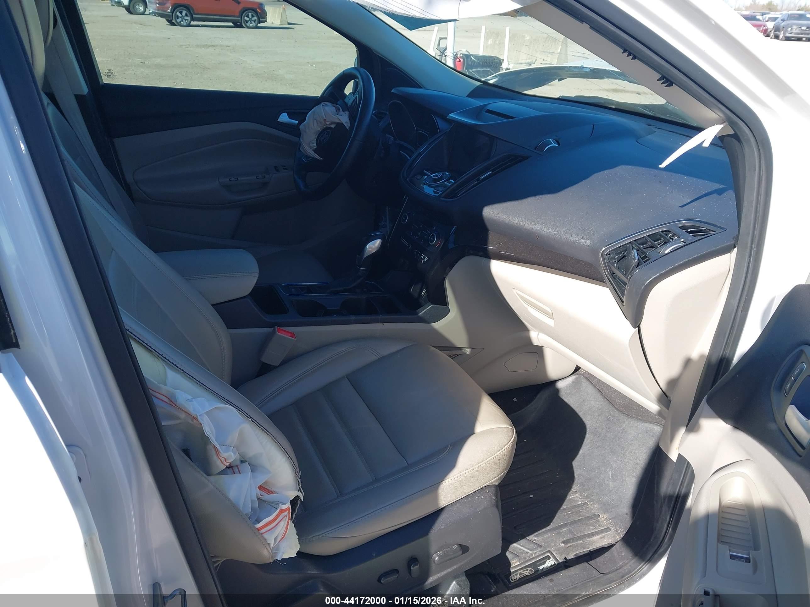 FORD ESCAPE image 5