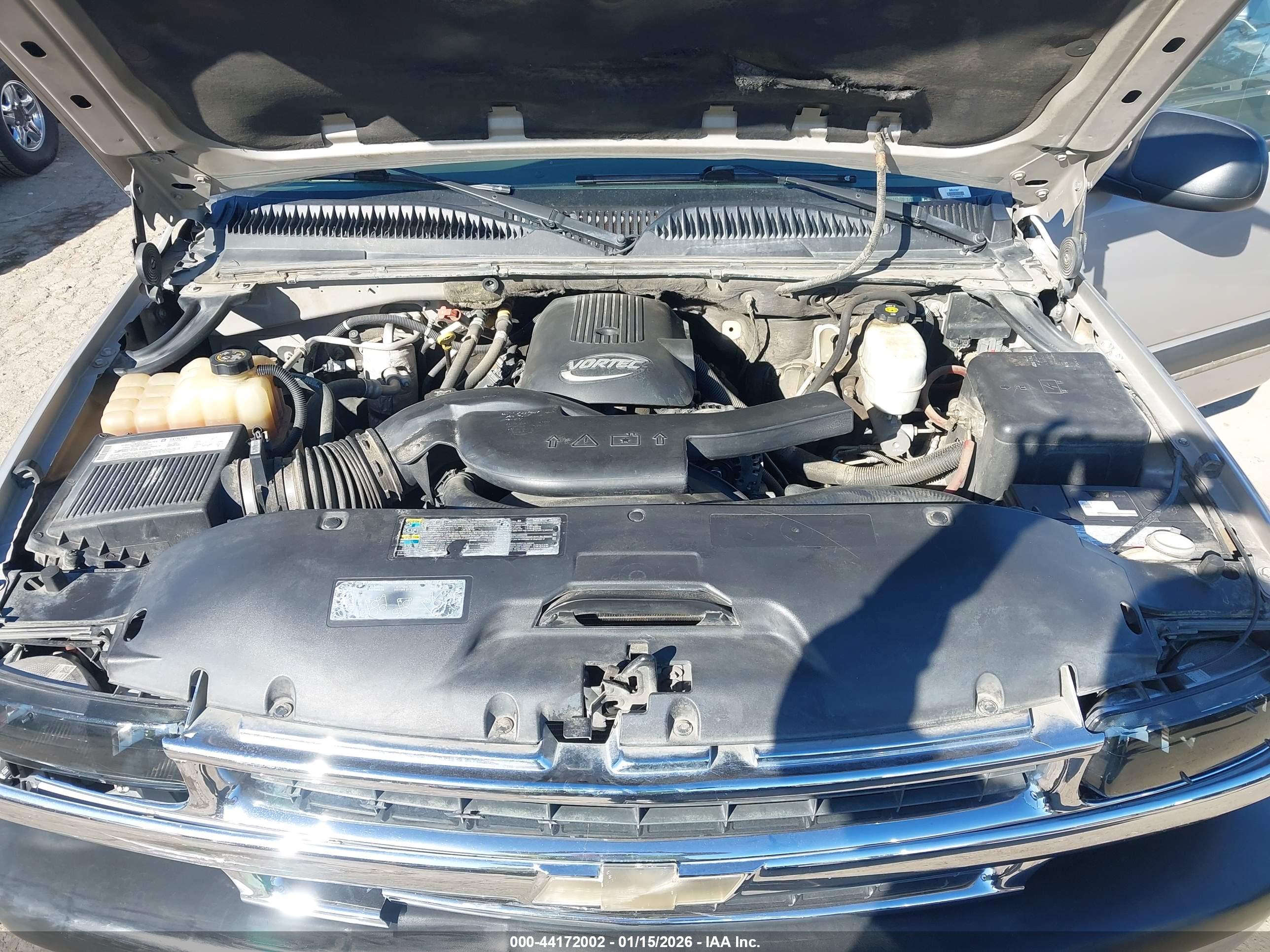 CHEVROLET SUBURBAN image 10
