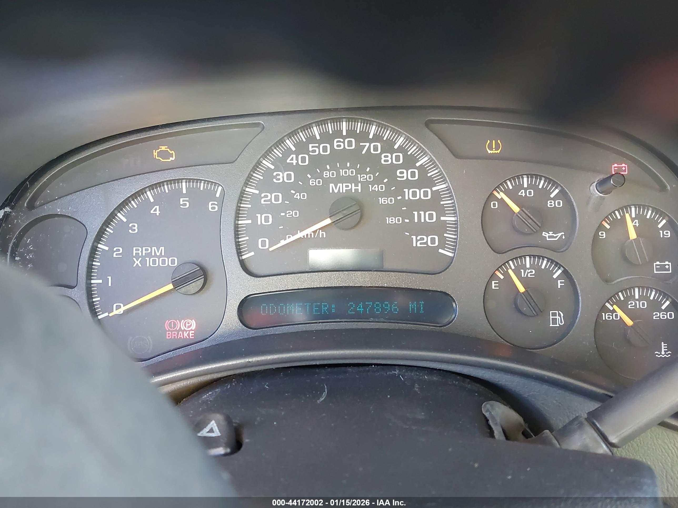CHEVROLET SUBURBAN image 7